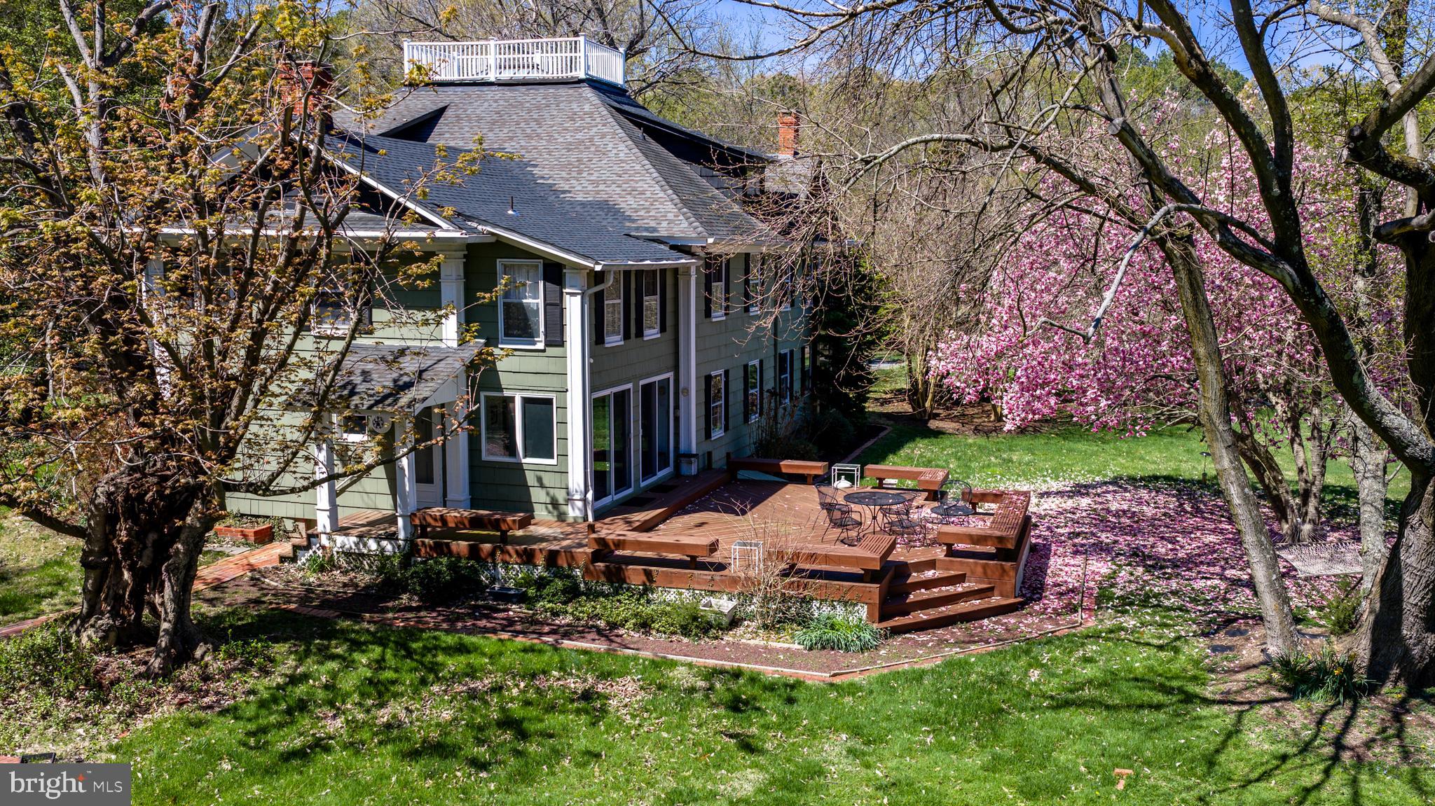 QUAKER NECK - Residential