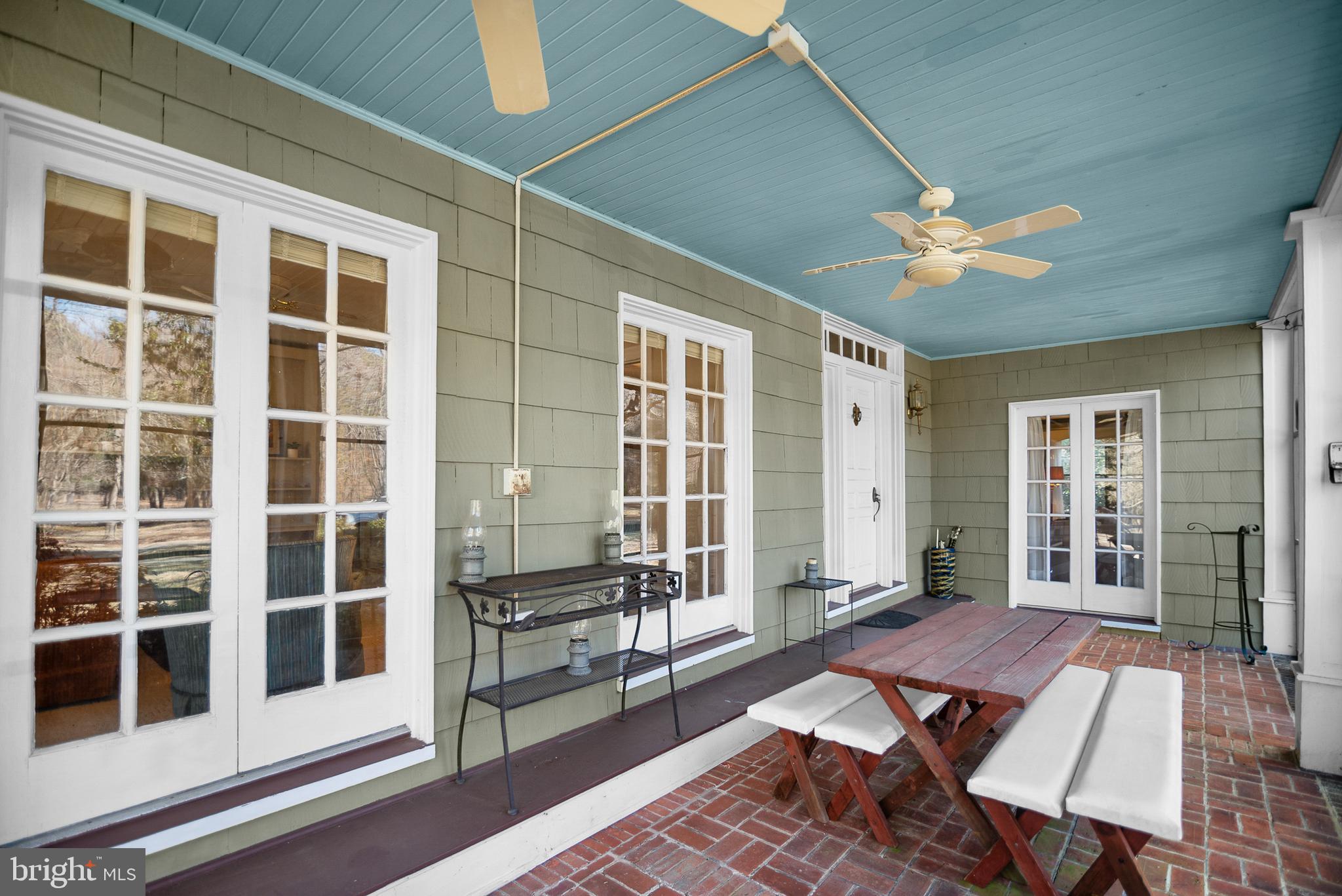 QUAKER NECK - Residential