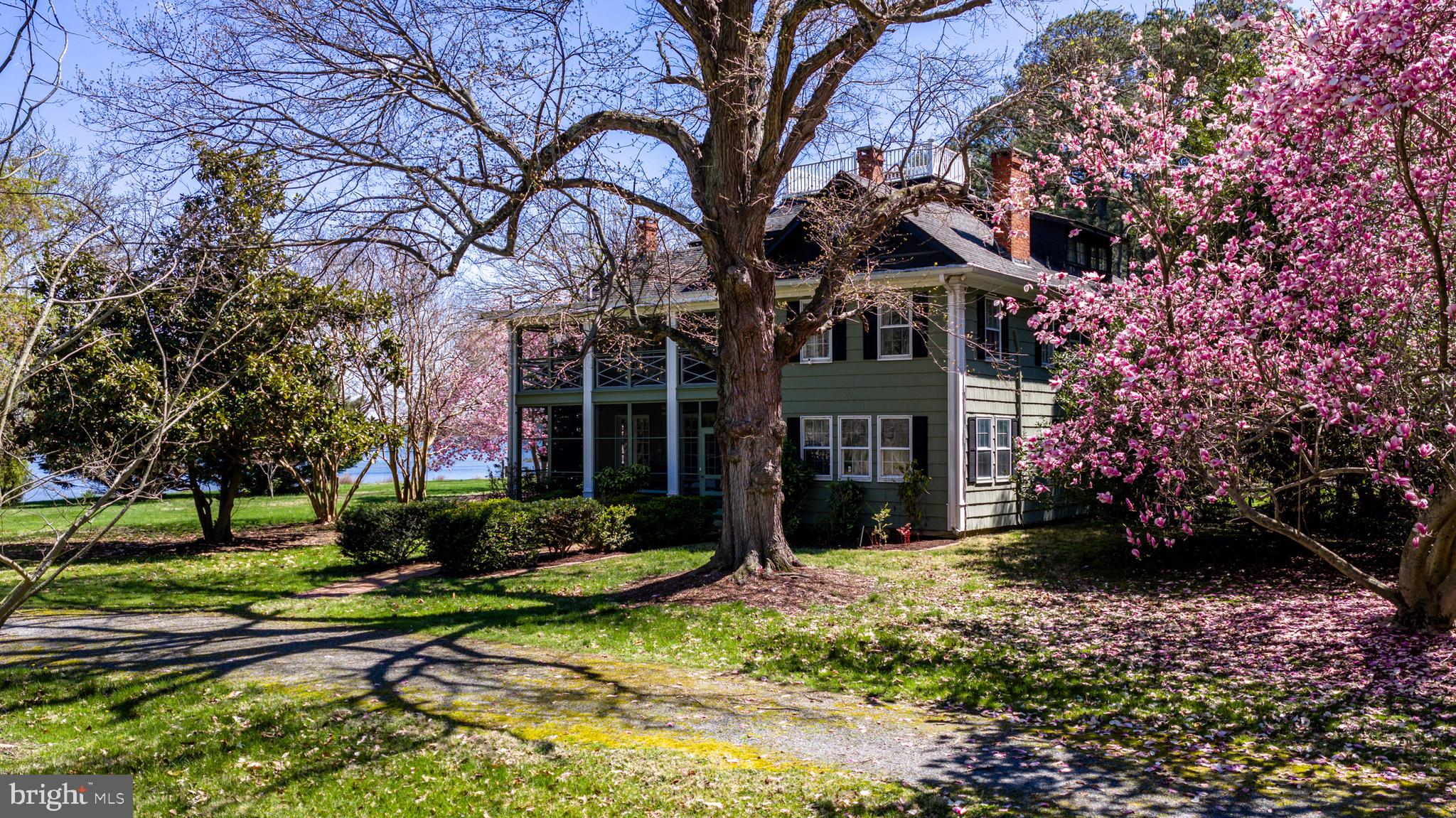 QUAKER NECK - Residential