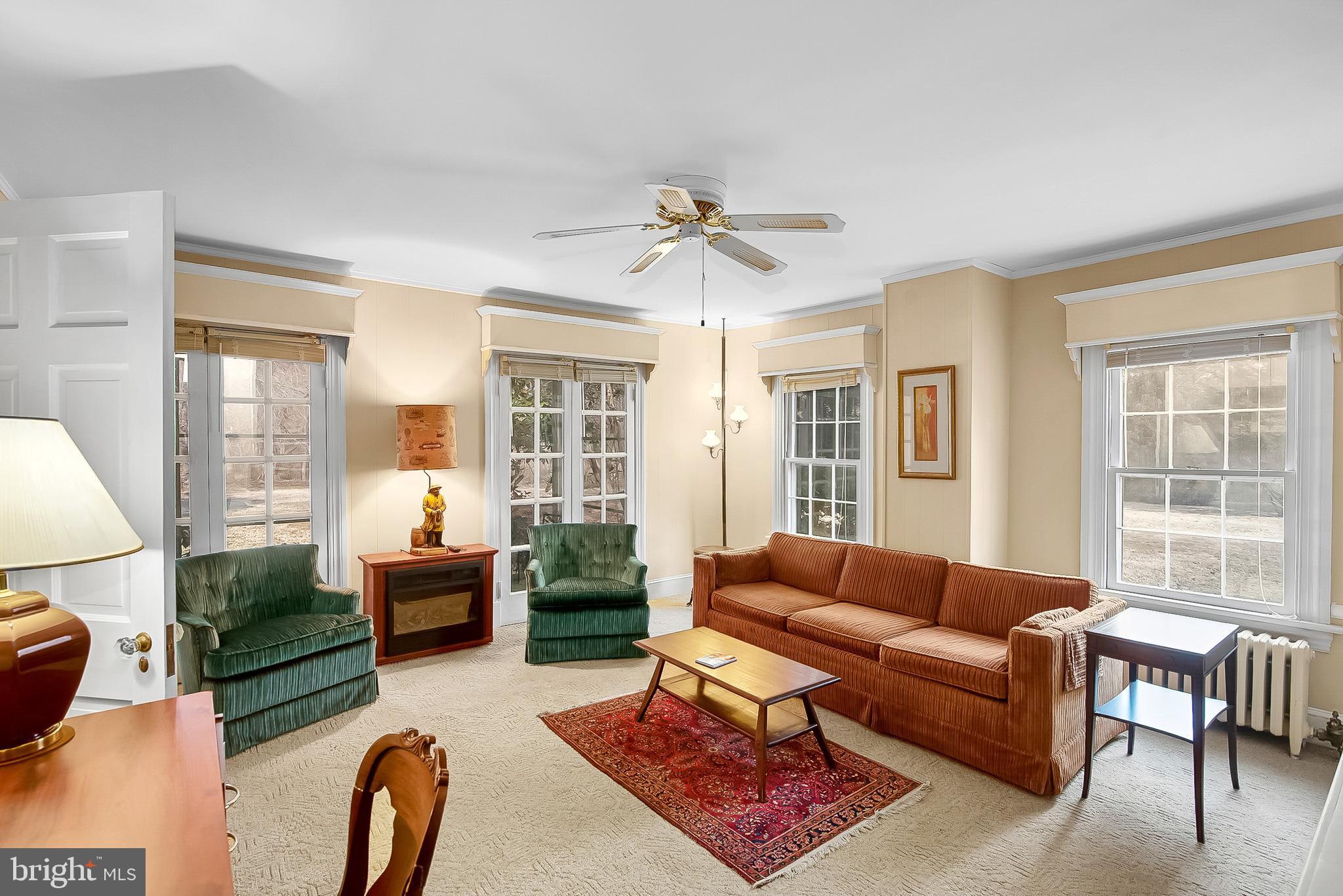 QUAKER NECK - Residential