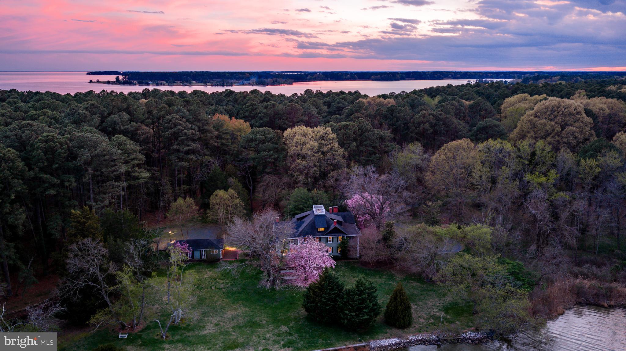 QUAKER NECK - Residential