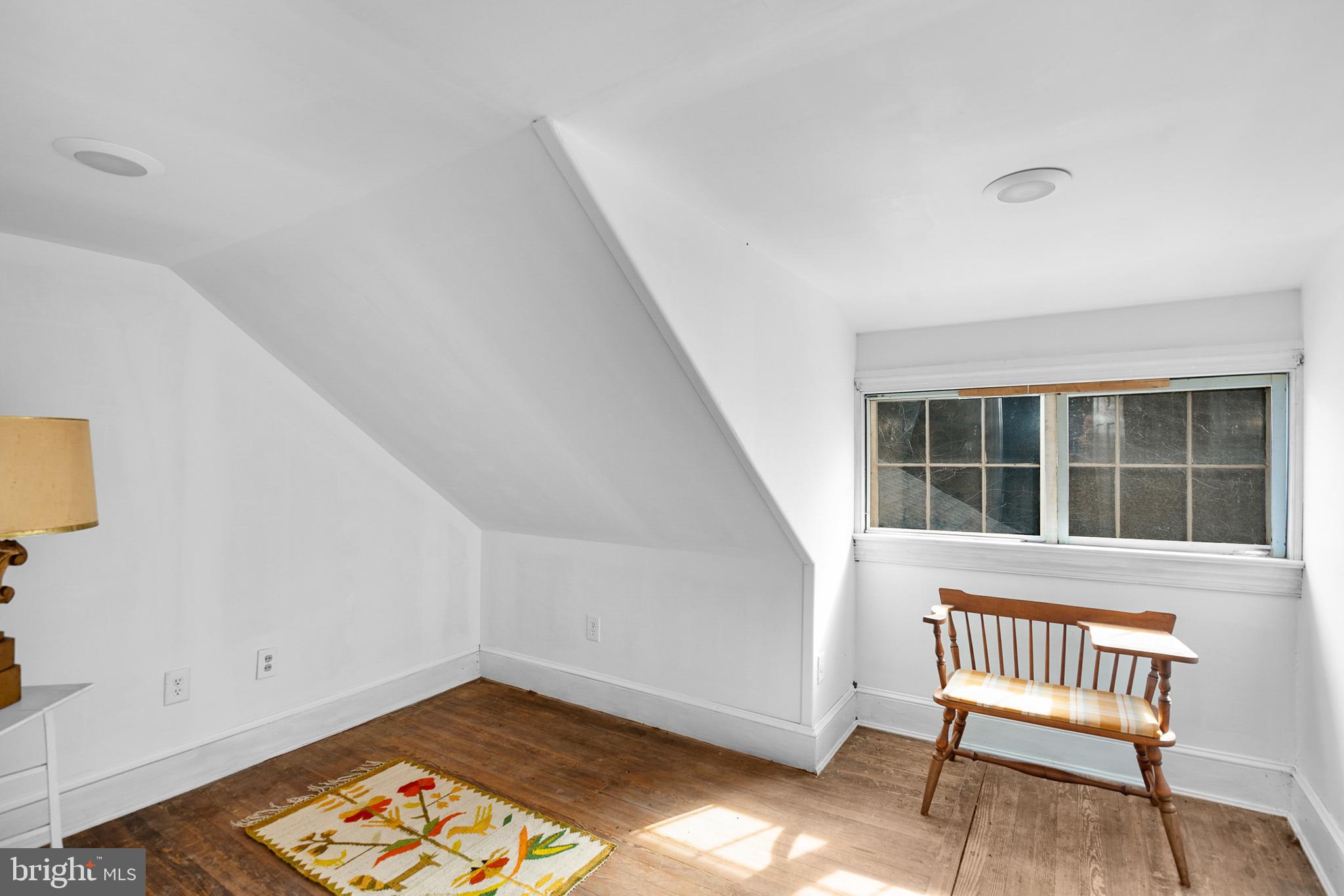 QUAKER NECK - Residential