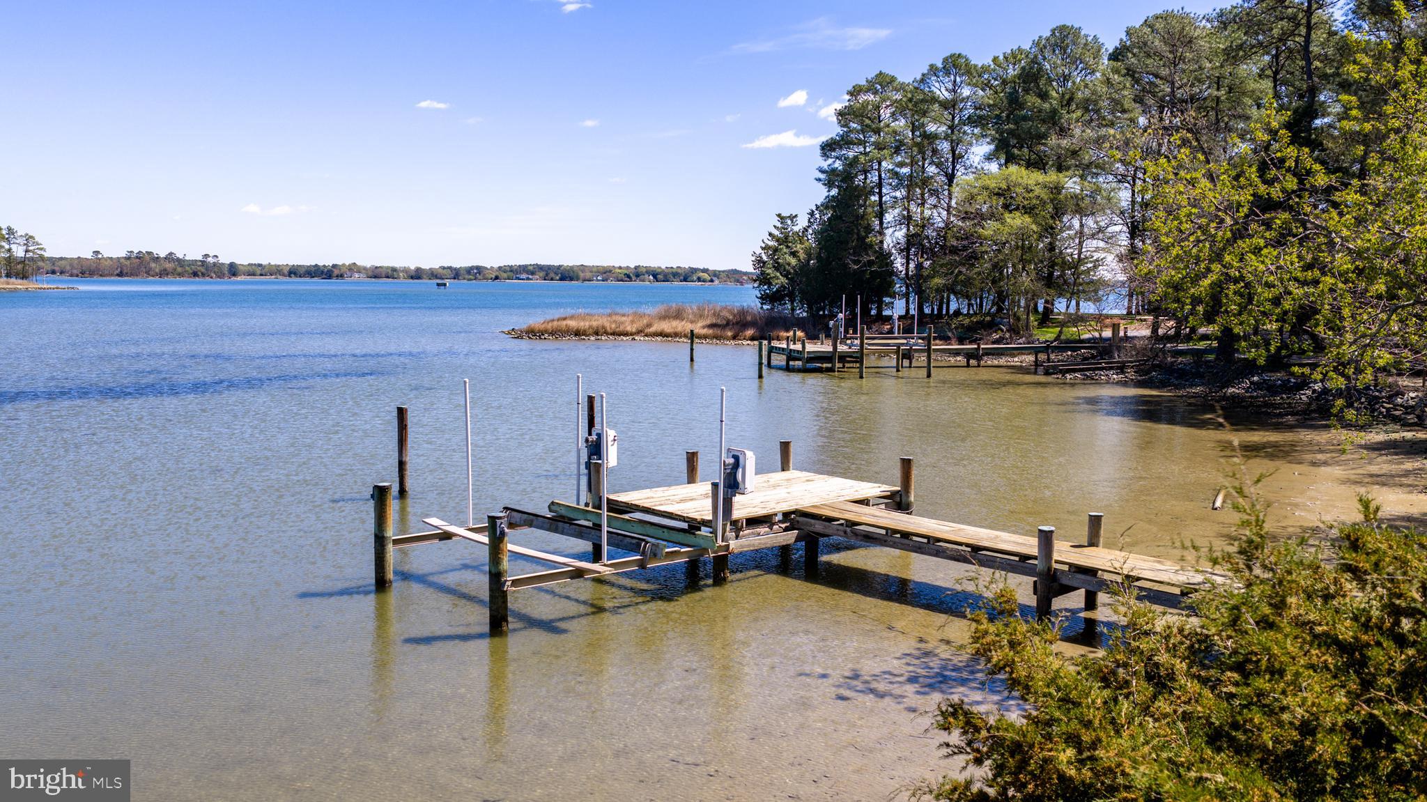 QUAKER NECK - Residential