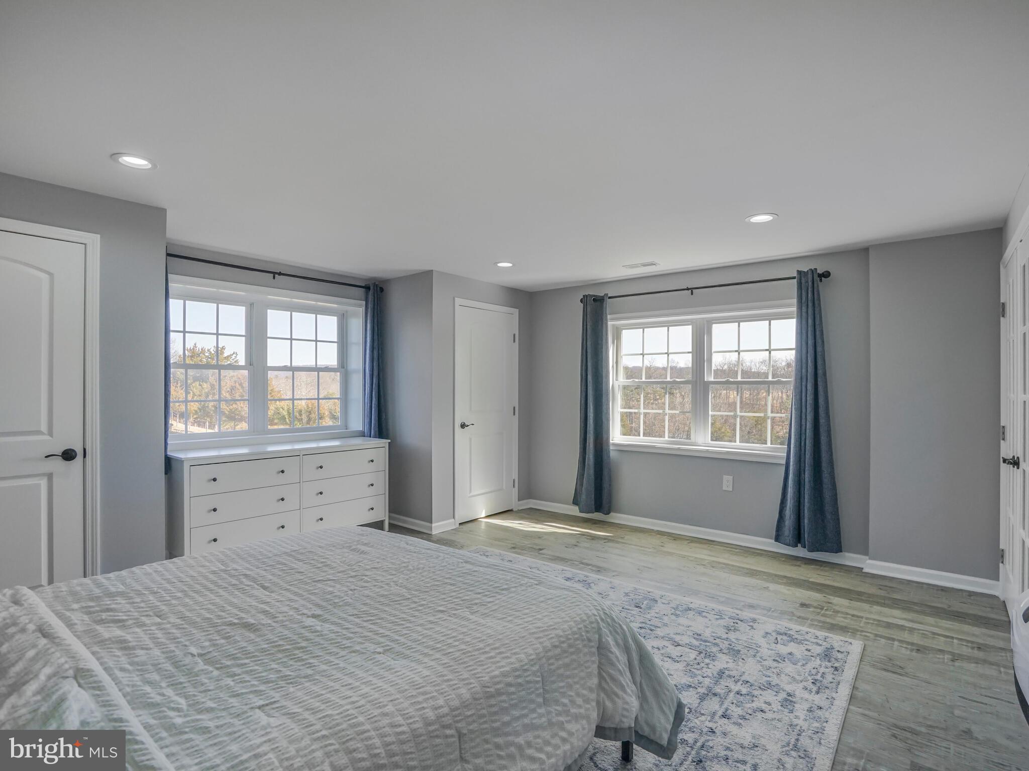 THE OAKS AT BRADDOCK CROSSING - Residential