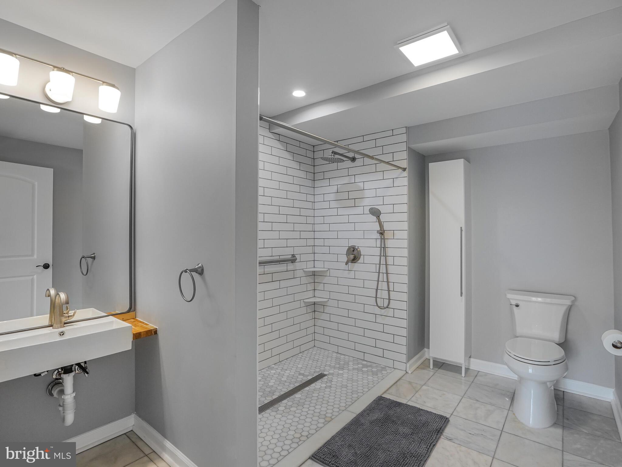 THE OAKS AT BRADDOCK CROSSING - Residential