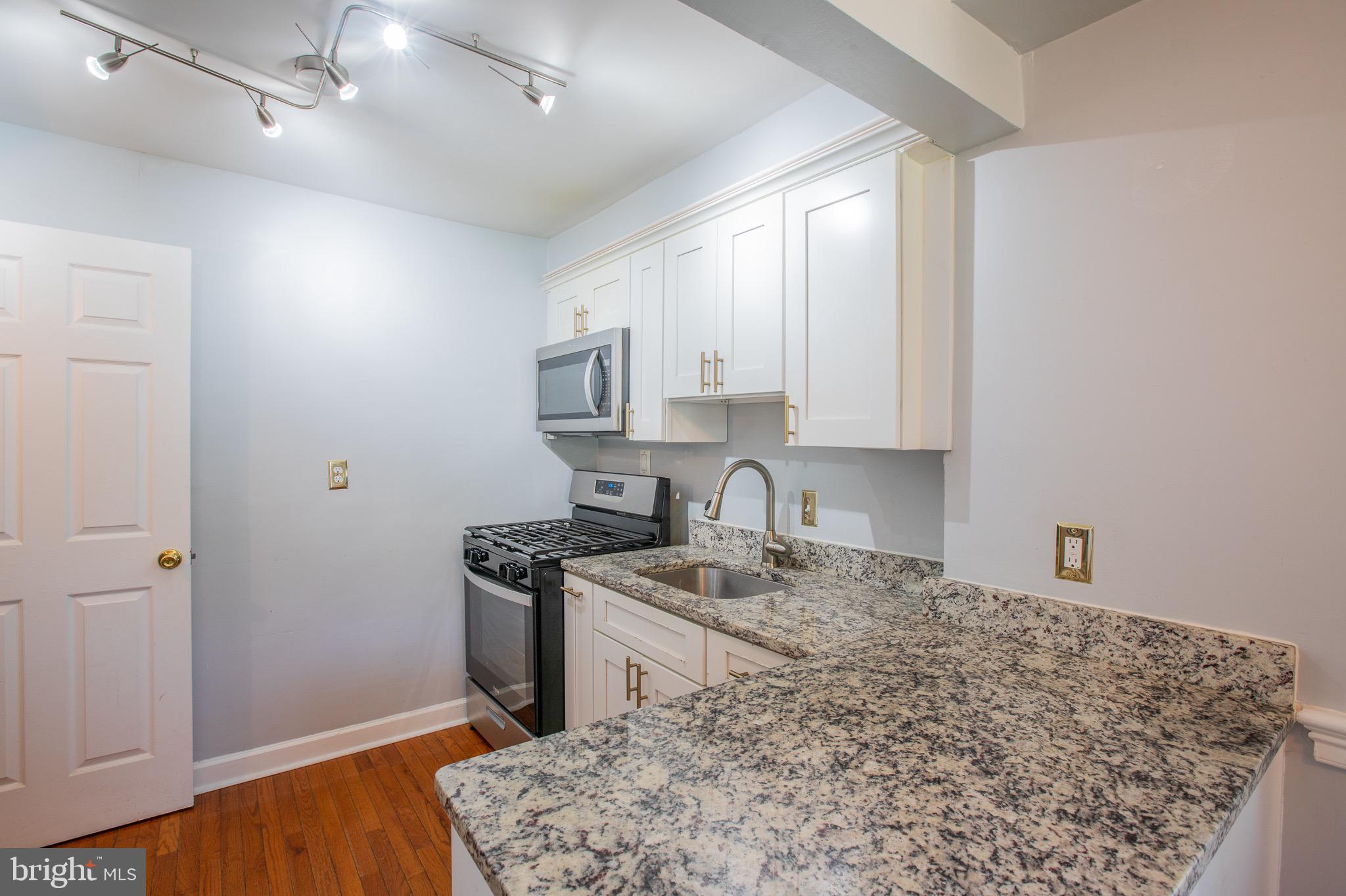 COLLEGE PARK - Residential Lease