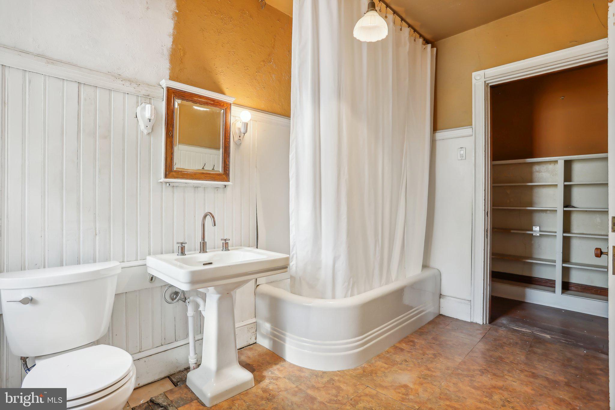 GERMANTOWN - Residential