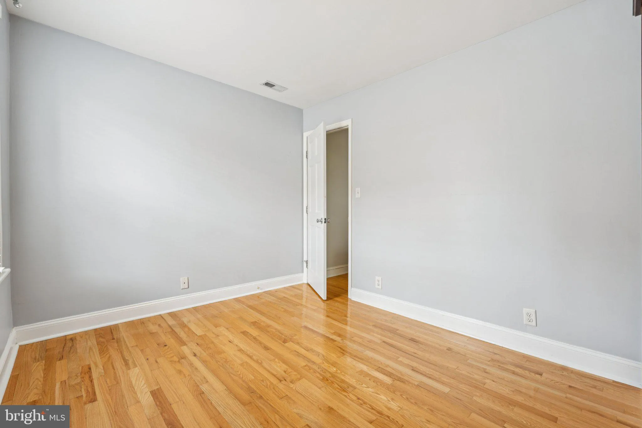 Baltimore, Maryland 21224, United States, 2 Bedrooms Bedrooms, ,2 BathroomsBathrooms,Residential,Pending,191826