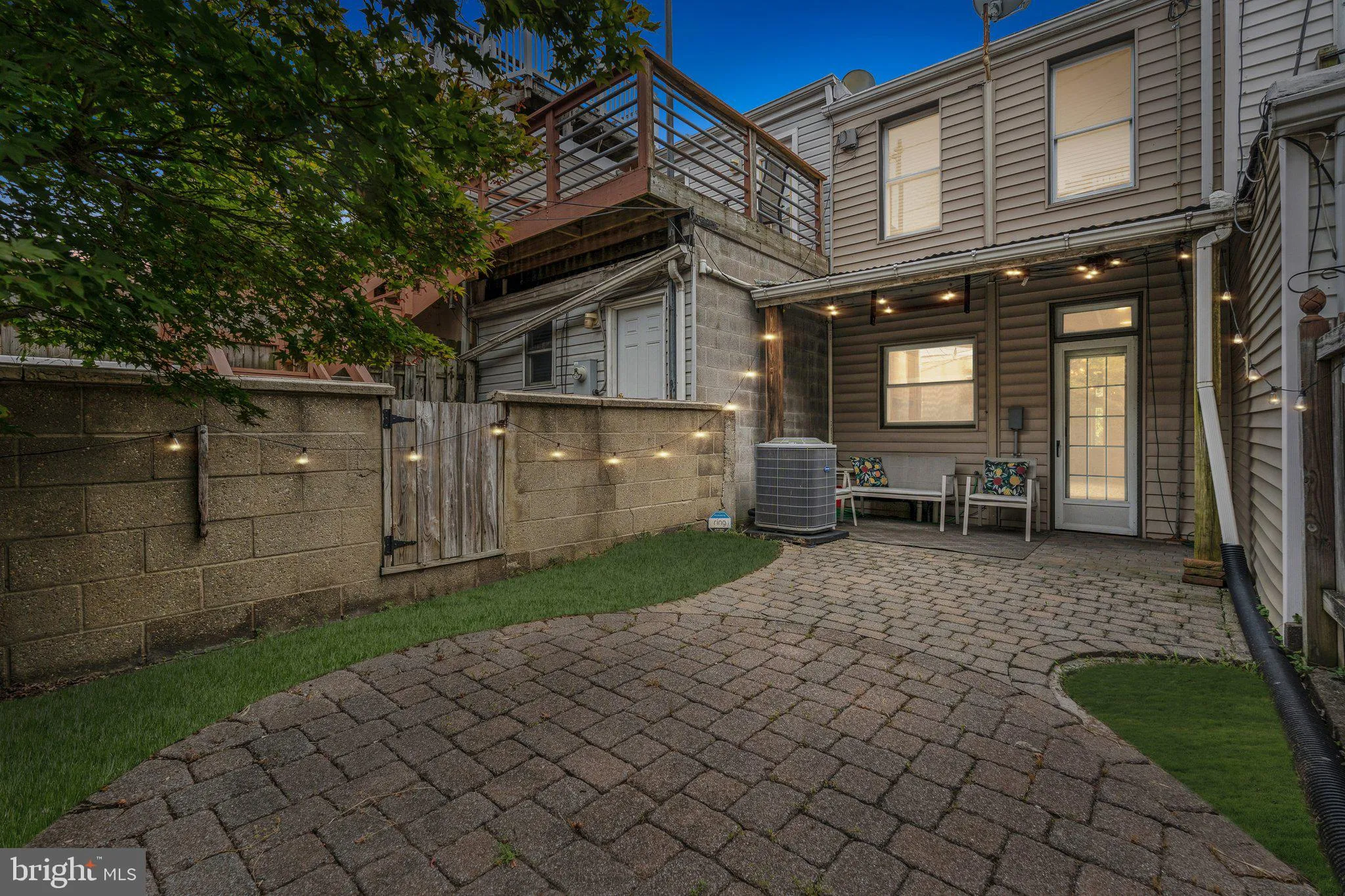 Baltimore, Maryland 21224, United States, 2 Bedrooms Bedrooms, ,2 BathroomsBathrooms,Residential,Pending,191826