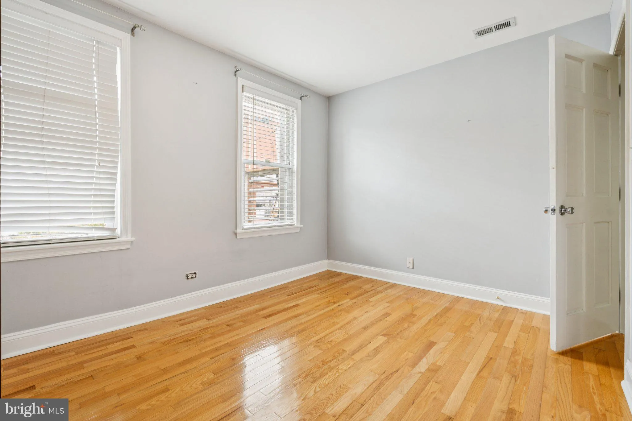 Baltimore, Maryland 21224, United States, 2 Bedrooms Bedrooms, ,2 BathroomsBathrooms,Residential,Pending,191826