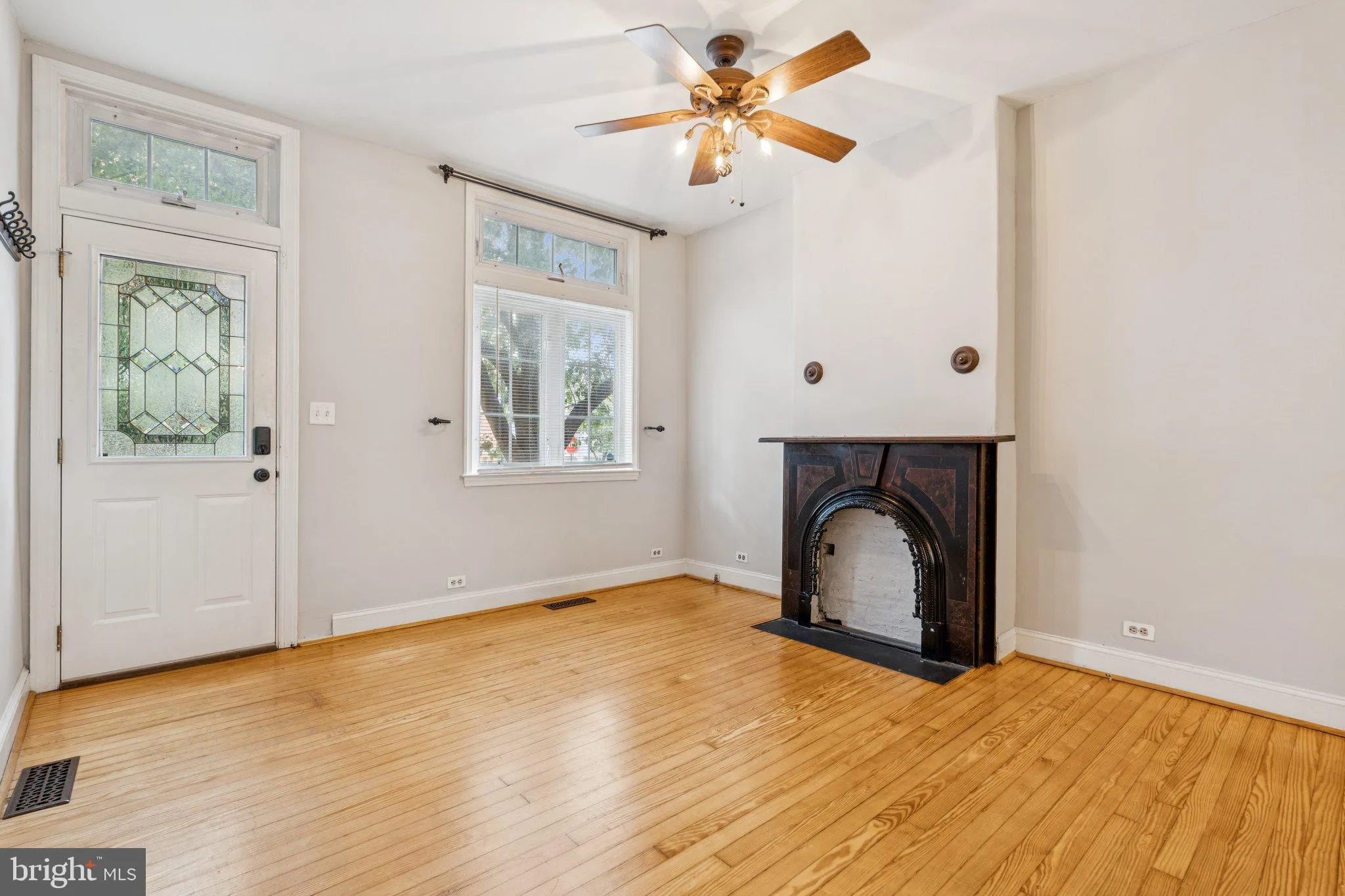 Baltimore, Maryland 21224, United States, 2 Bedrooms Bedrooms, ,2 BathroomsBathrooms,Residential,Pending,191826