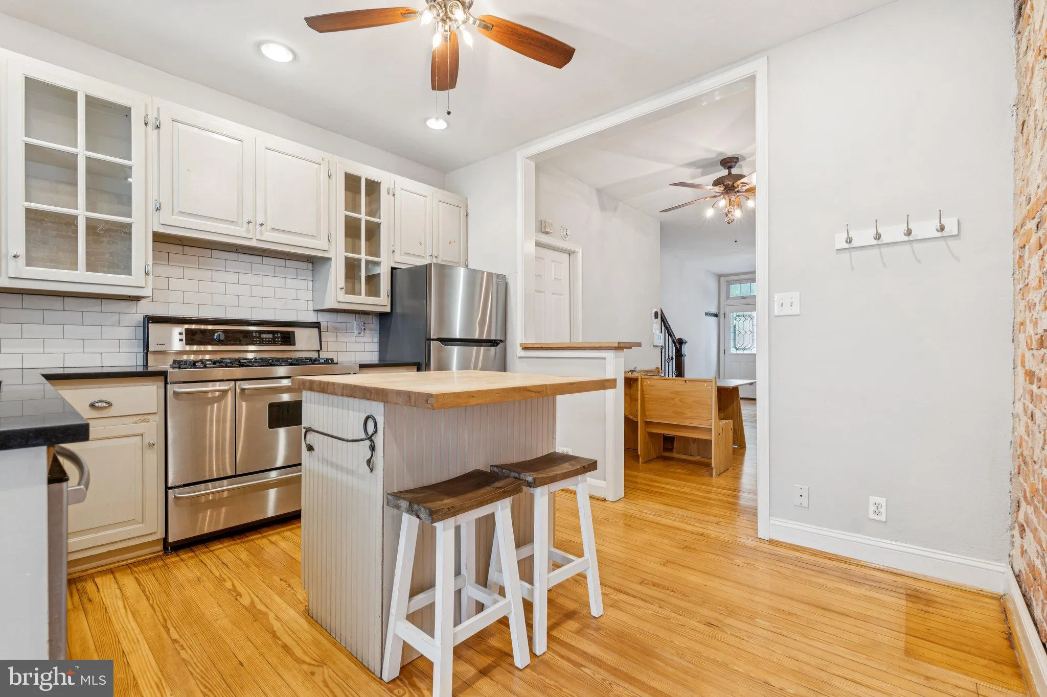 Baltimore, Maryland 21224, United States, 2 Bedrooms Bedrooms, ,2 BathroomsBathrooms,Residential,Pending,191826