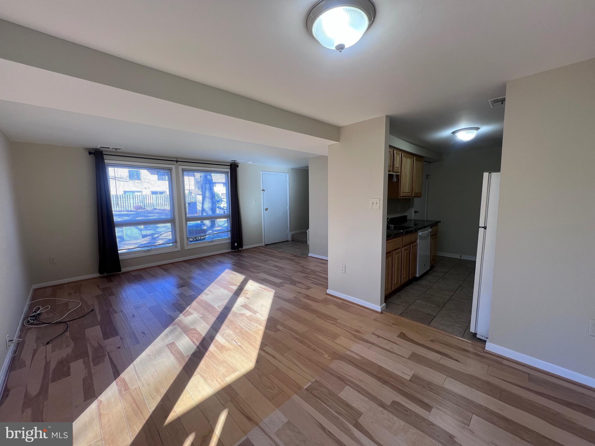 WOODSIDE SQUARE - Residential Lease