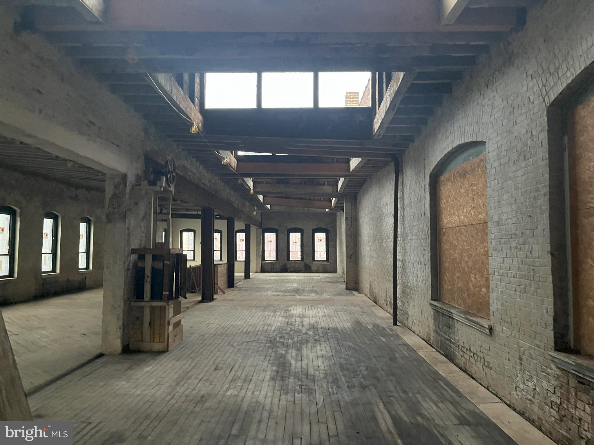 NORTHERN LIBERTIES - Commercial Sale