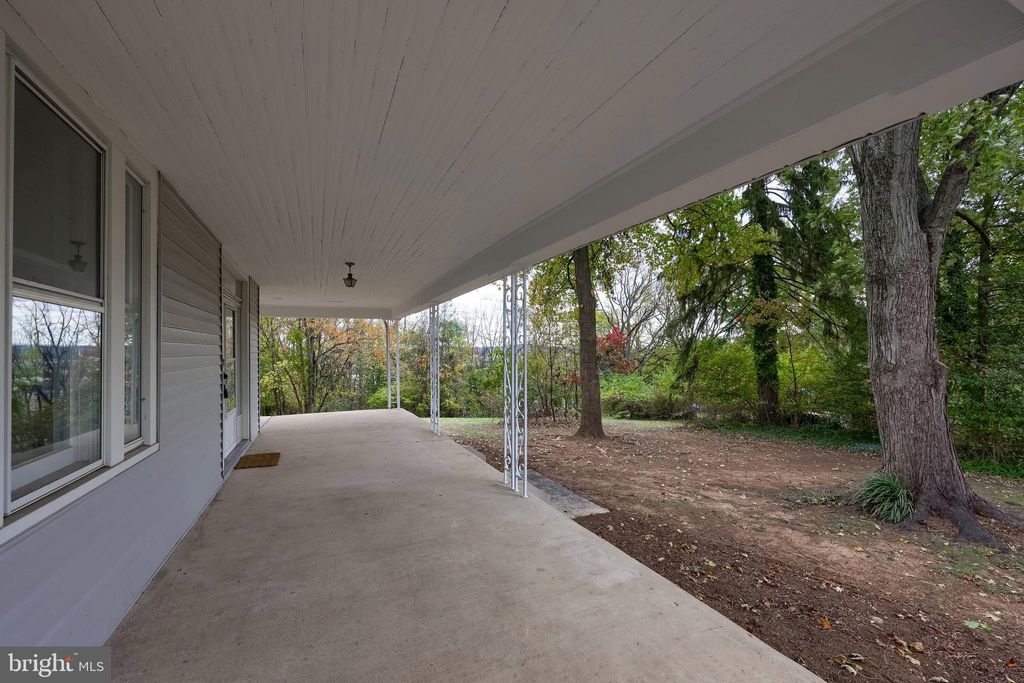 Photo of 2094 Winding Road, YORK, PA 17408 (MLS # PAYK2092468)