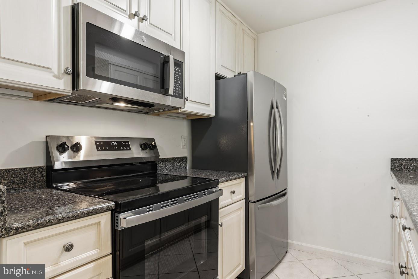 BENTLEY PLACE - Residential