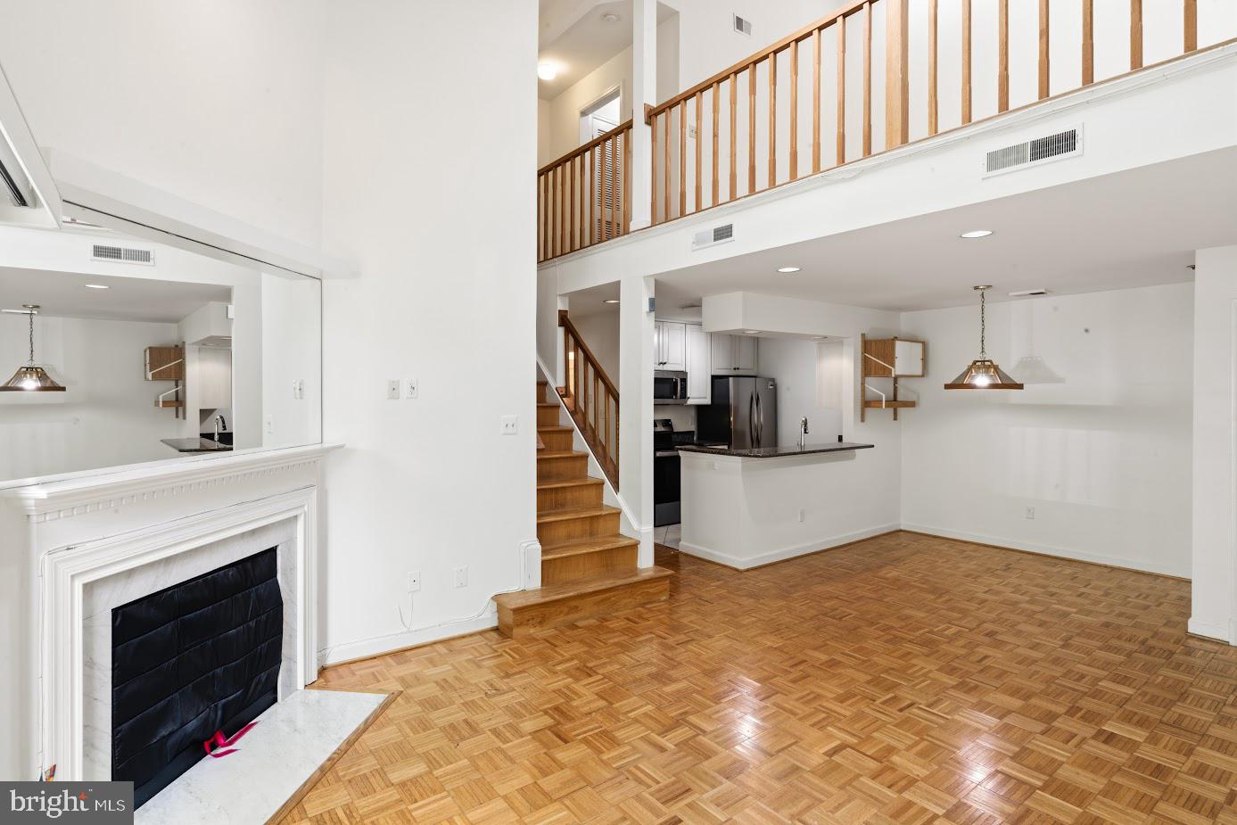 BENTLEY PLACE - Residential