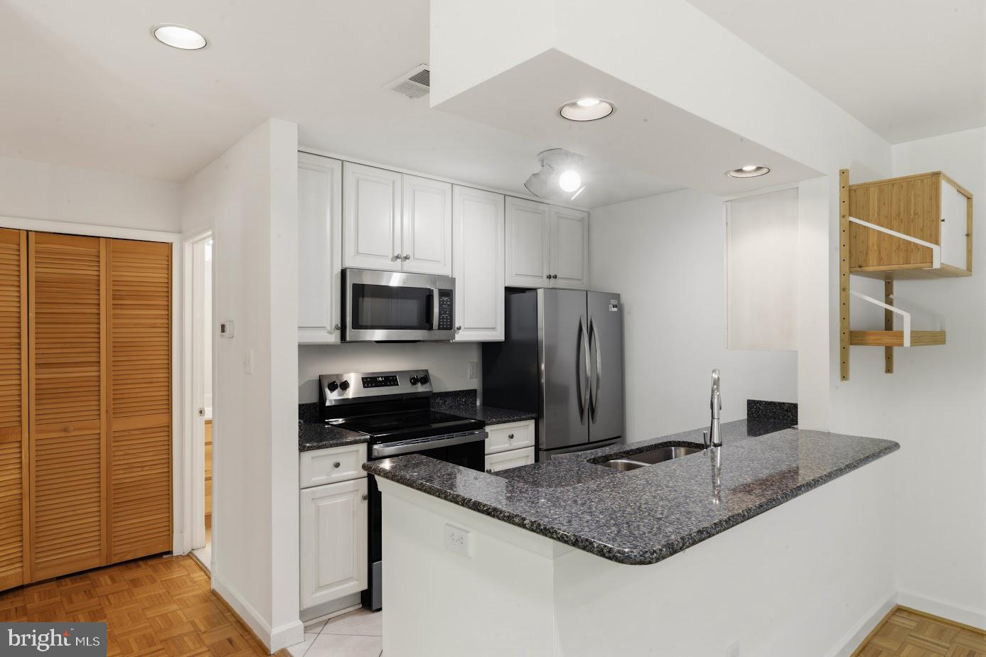 BENTLEY PLACE - Residential