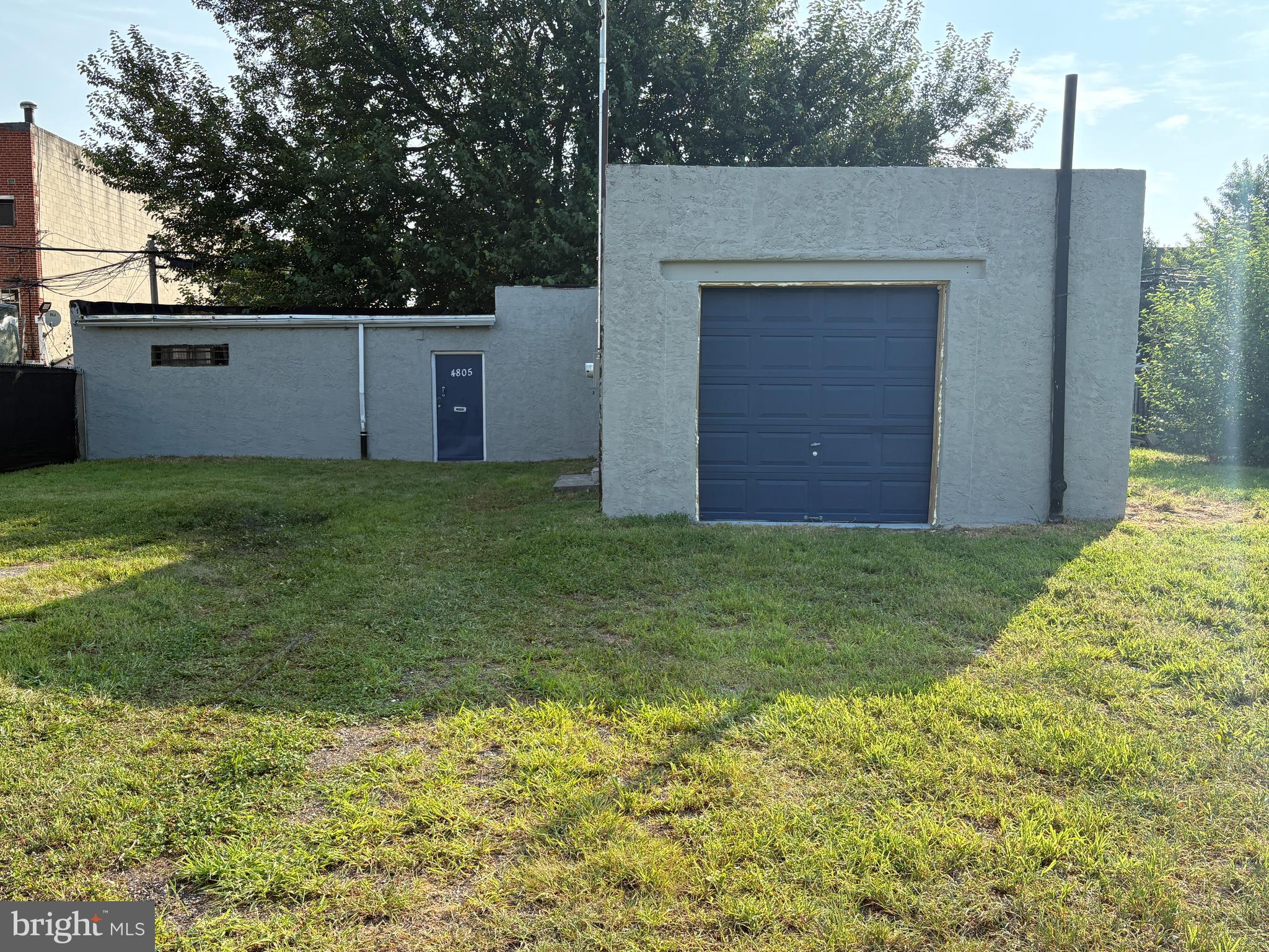Lot and garage for sale. Has two Tax IDs, (one for 4805 Rawle St, and one for 4811 Rawle St). Total lot size is 75' x 120'.
The garage (L-shaped) total size is 1,200 sq ft. Very high potential for storage unit for large companies or builders, ready for use asap.
