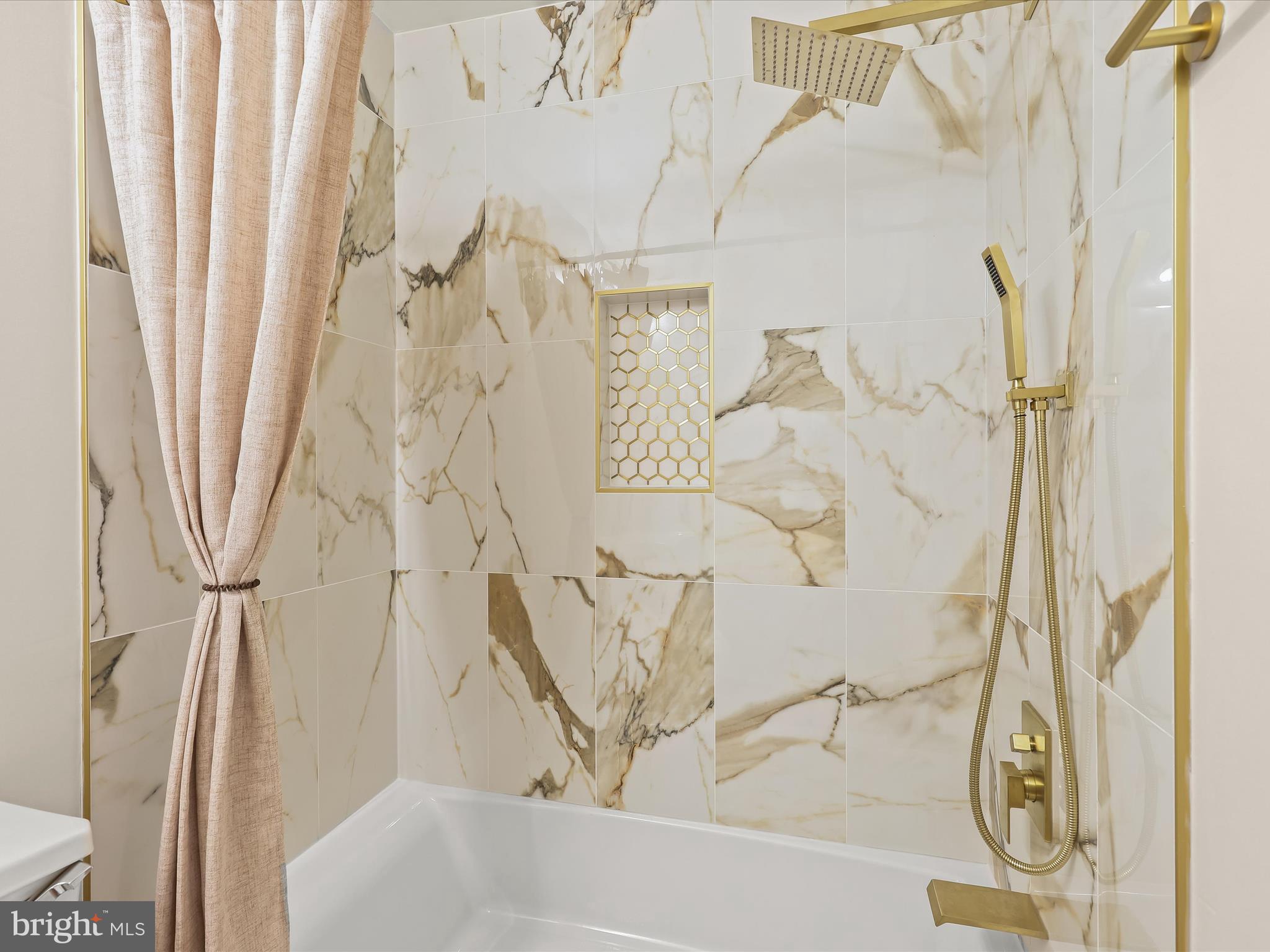 RICHARDSON MEWS - Residential