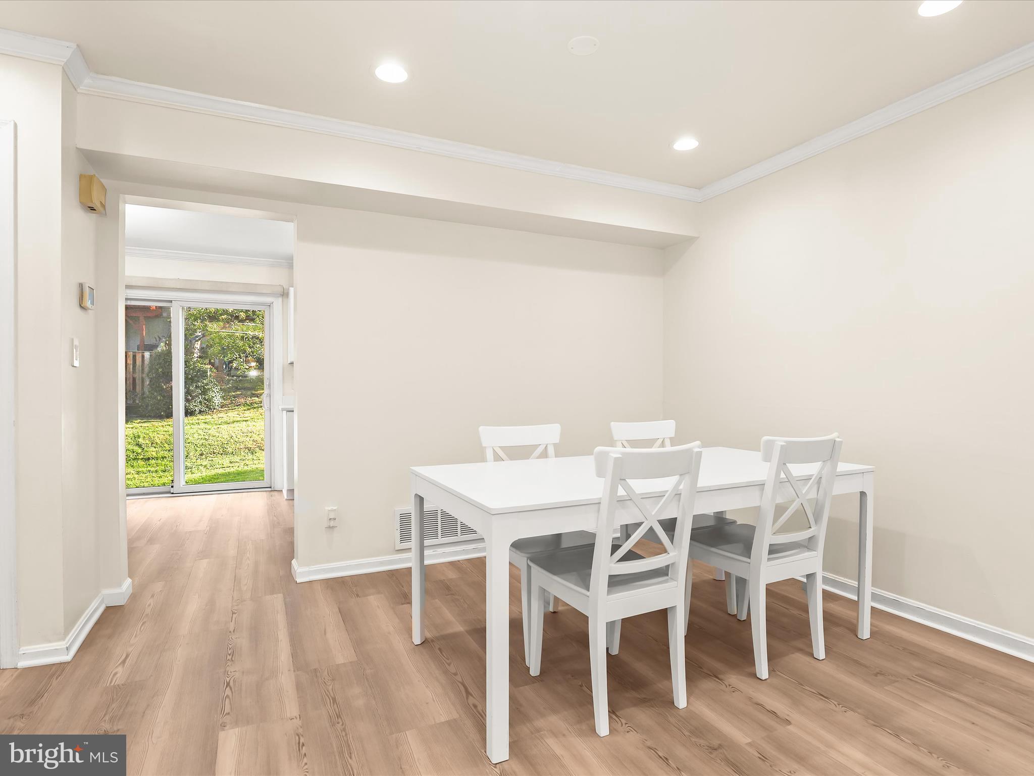 RICHARDSON MEWS - Residential