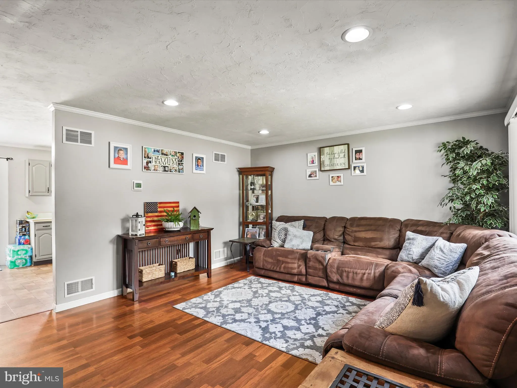 Hanover, Pennsylvania 17331, United States, 3 Bedrooms Bedrooms, ,2 BathroomsBathrooms,Residential,Pending,204186