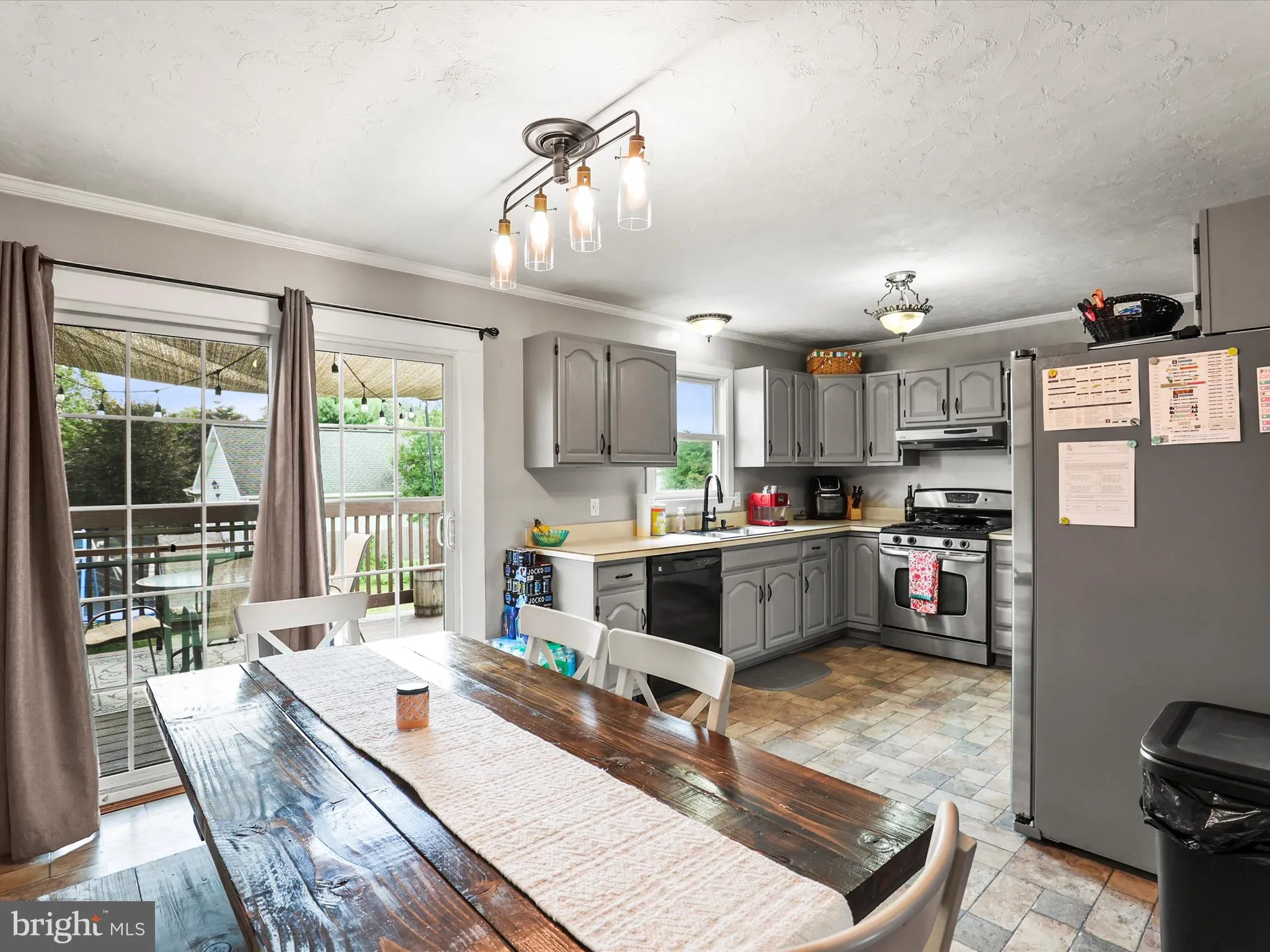 Hanover, Pennsylvania 17331, United States, 3 Bedrooms Bedrooms, ,2 BathroomsBathrooms,Residential,Pending,204186