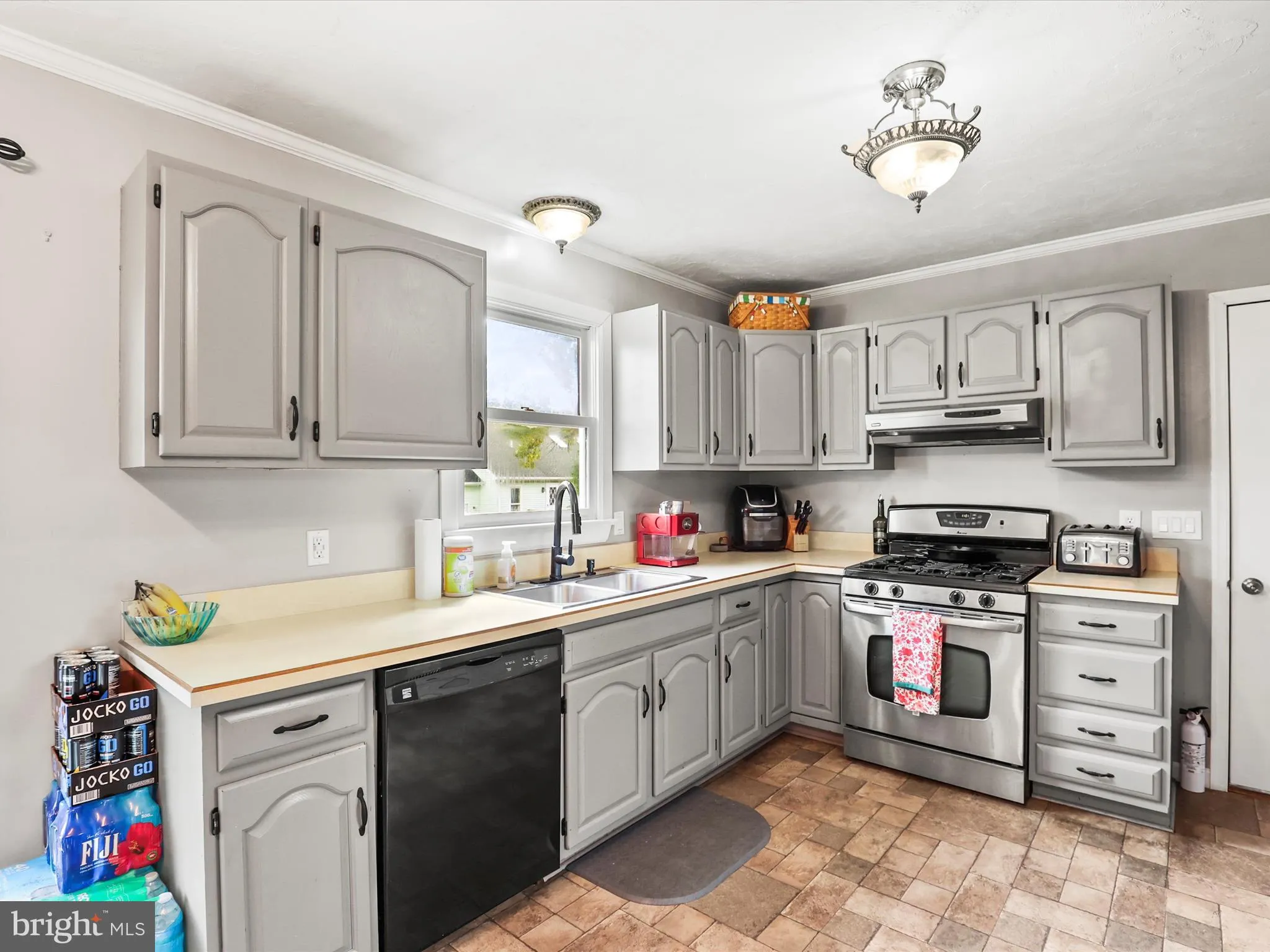 Hanover, Pennsylvania 17331, United States, 3 Bedrooms Bedrooms, ,2 BathroomsBathrooms,Residential,Pending,204186