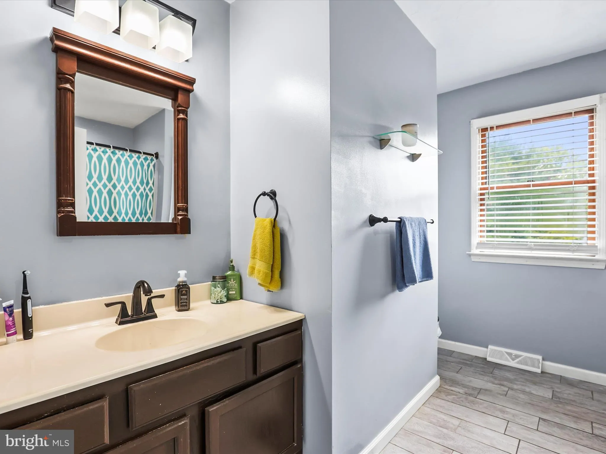 Hanover, Pennsylvania 17331, United States, 3 Bedrooms Bedrooms, ,2 BathroomsBathrooms,Residential,Pending,204186