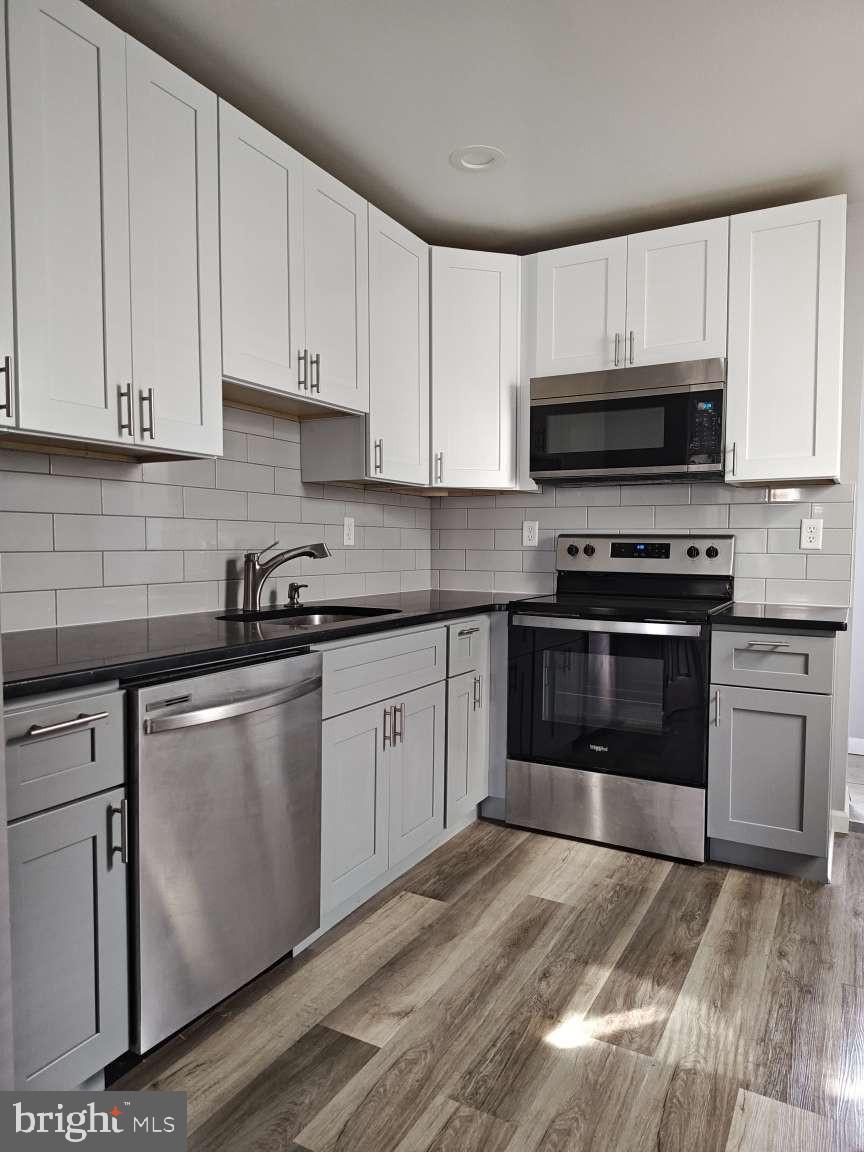 2958 LIVINGSTON STREET