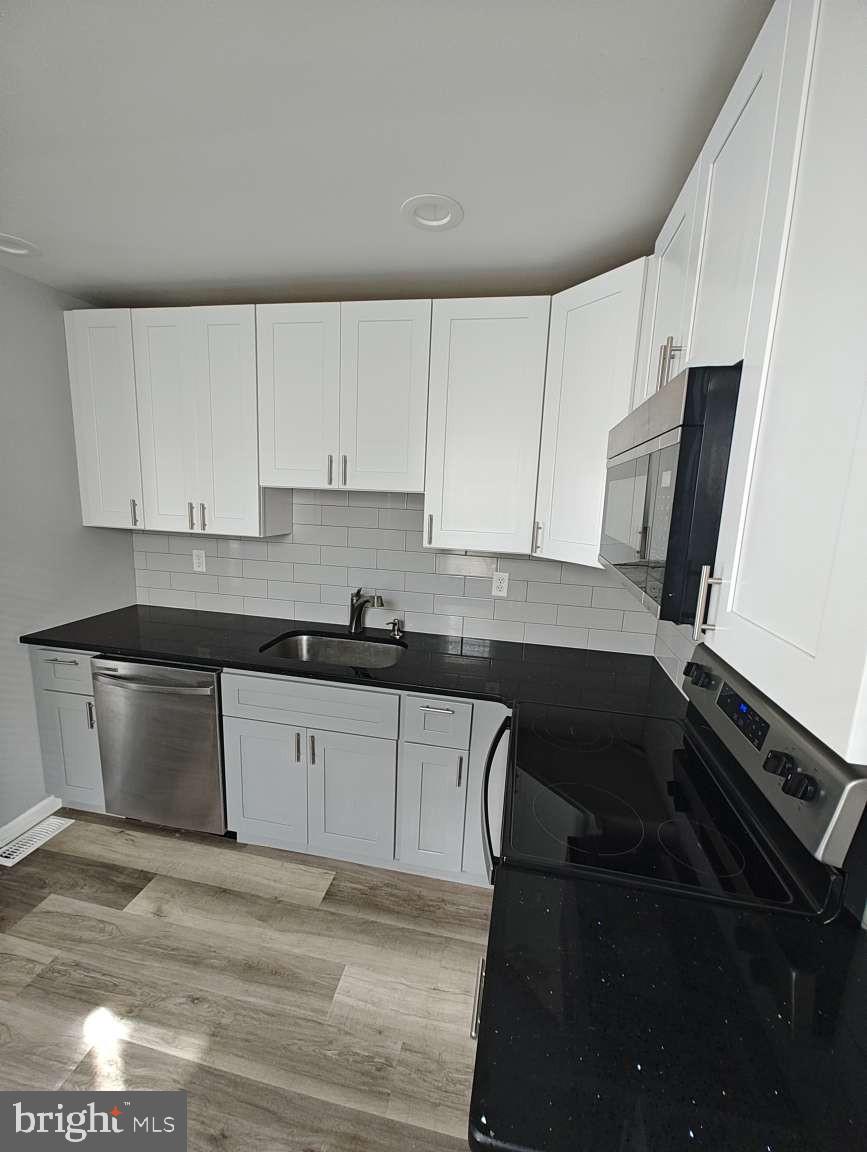 PORT RICHMOND - Residential