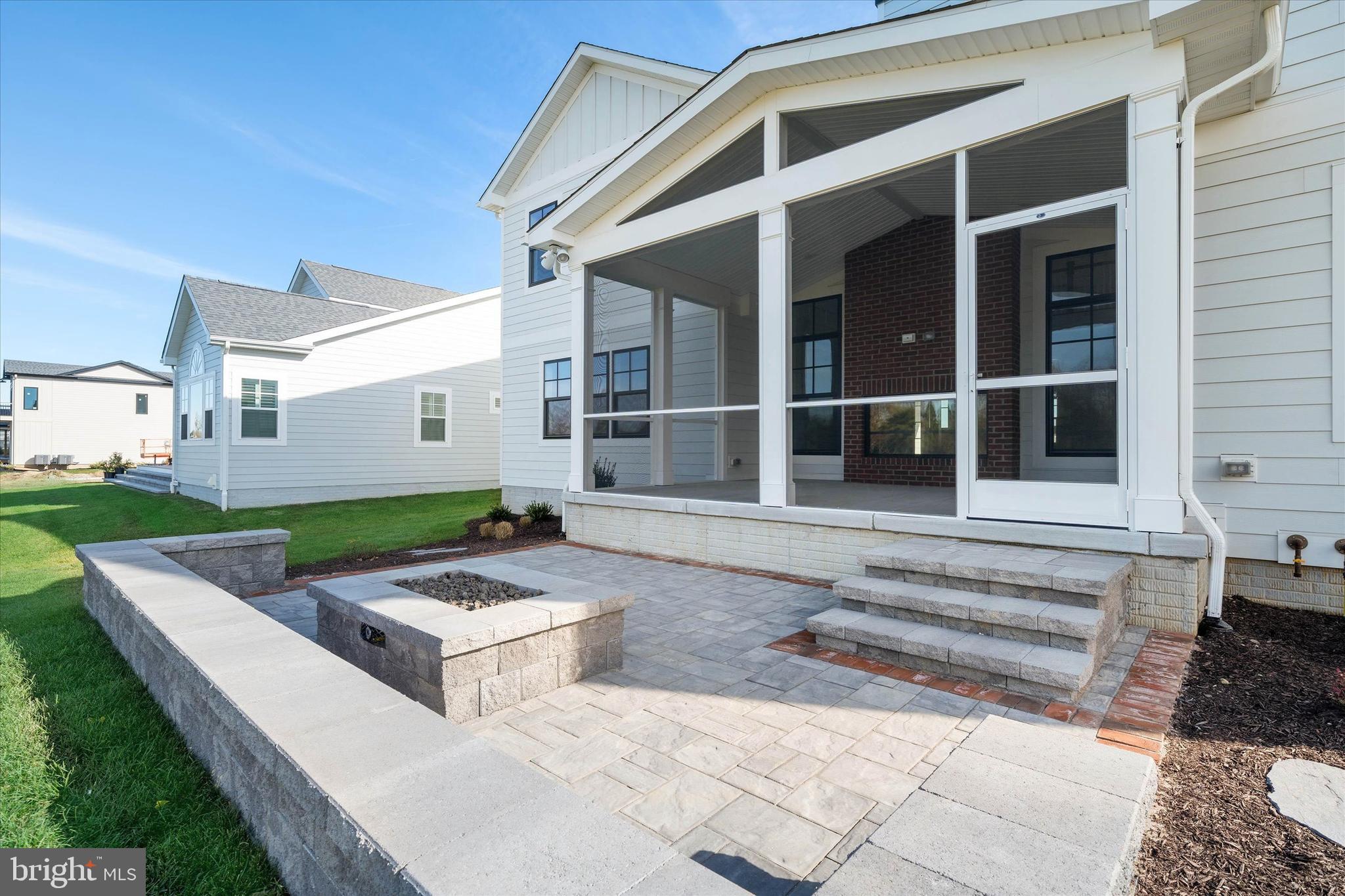 RIVER RUN - Residential