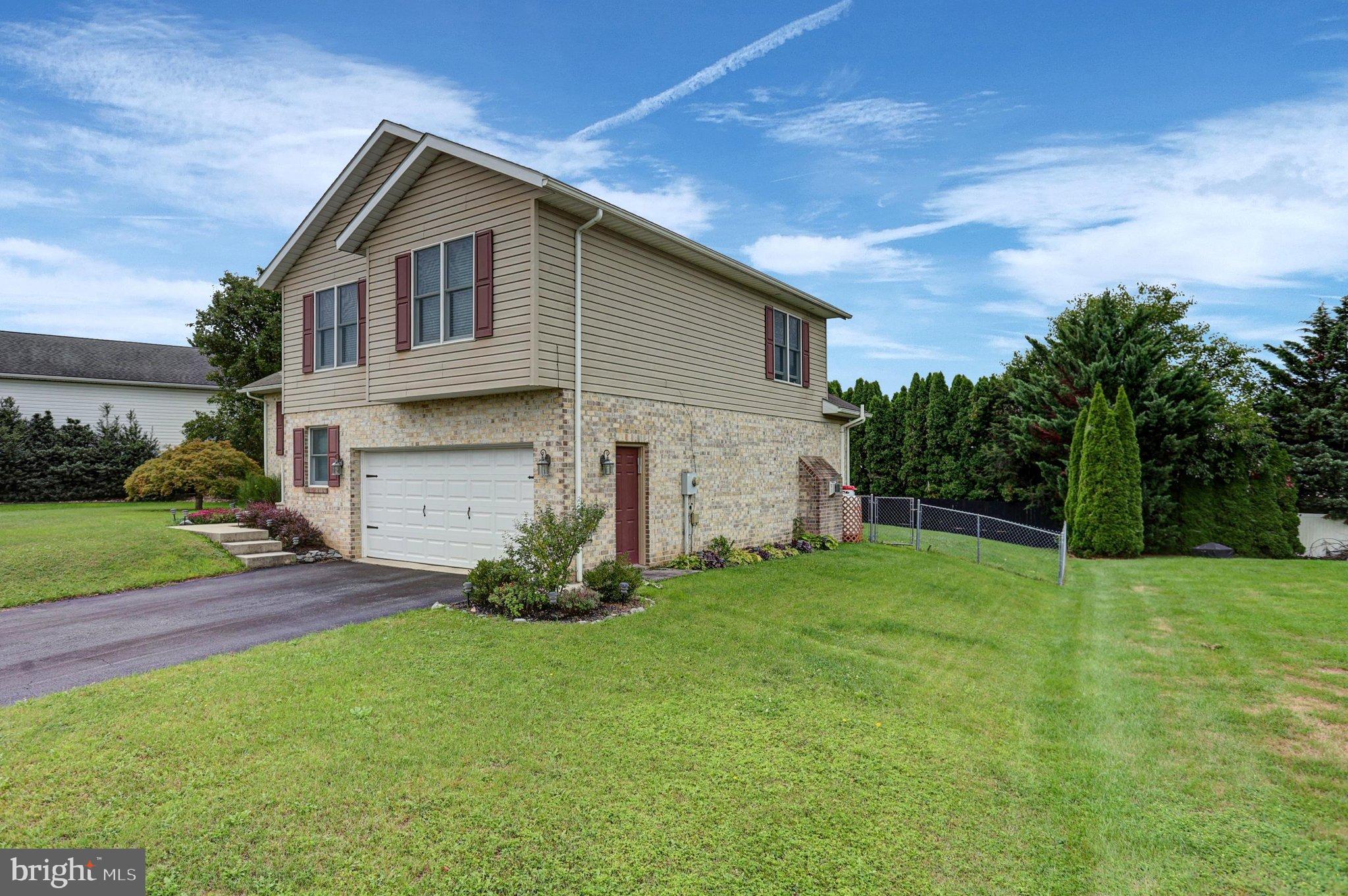 319 WELLSLEE DRIVE
