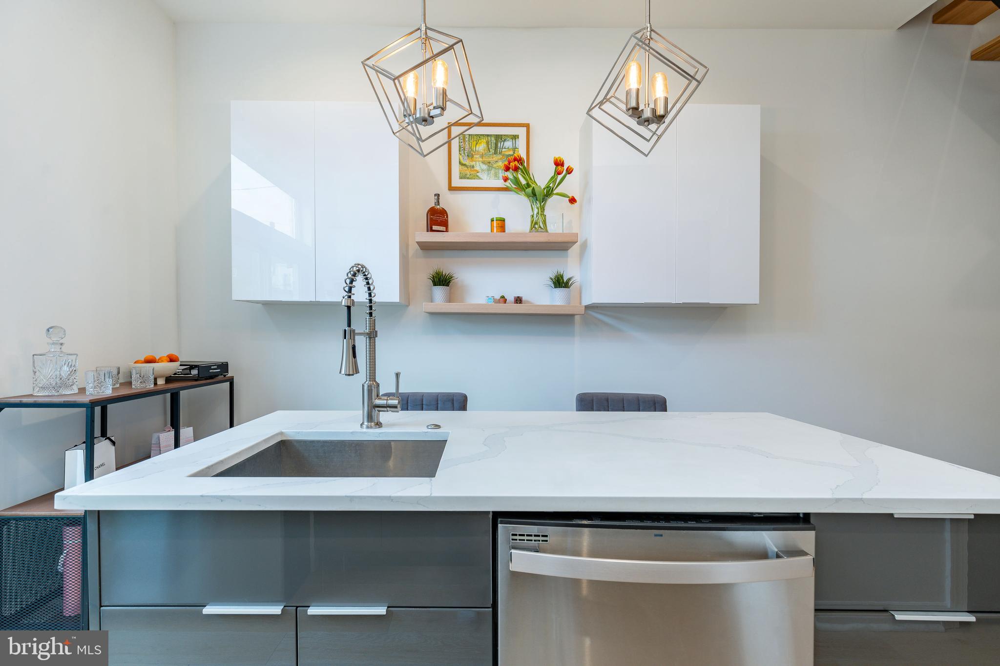 POINT BREEZE - Residential