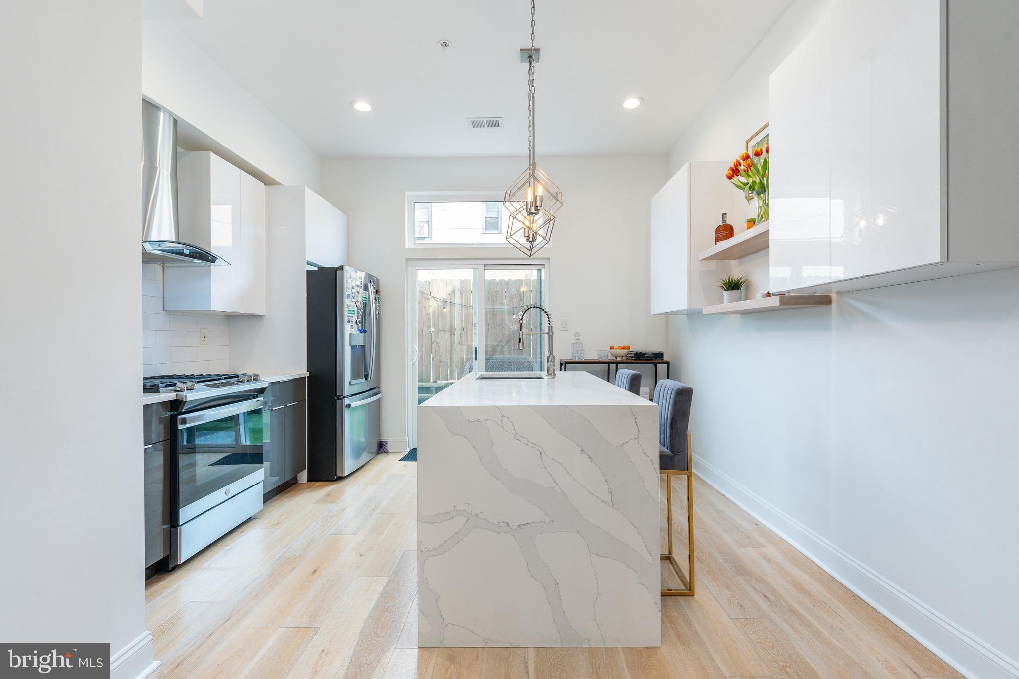 POINT BREEZE - Residential