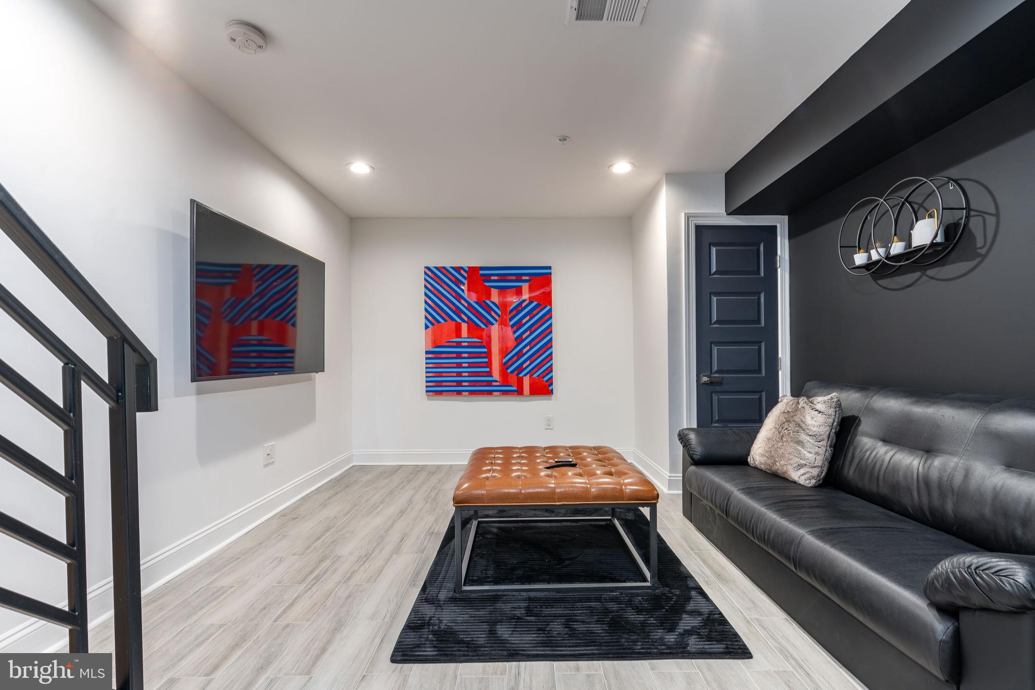 POINT BREEZE - Residential