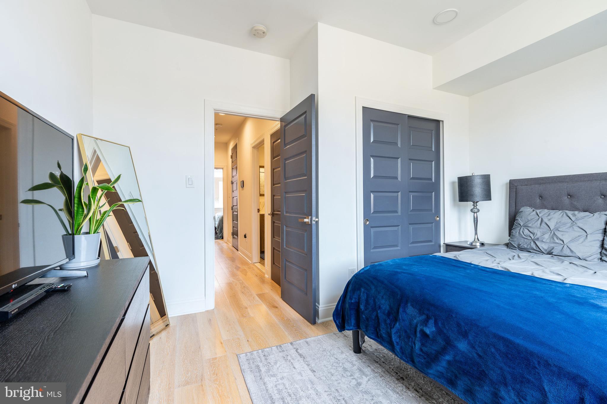 POINT BREEZE - Residential