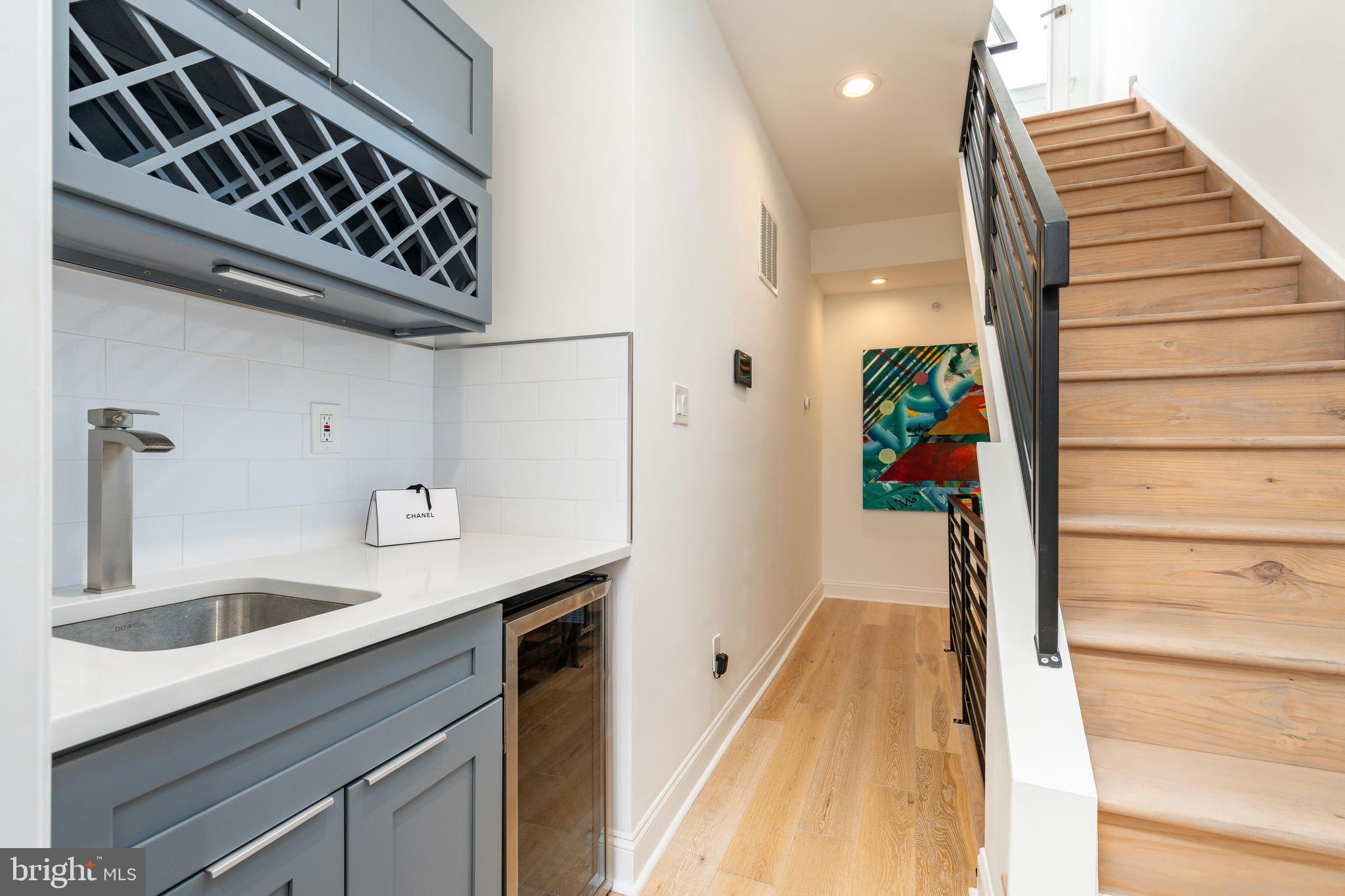 POINT BREEZE - Residential