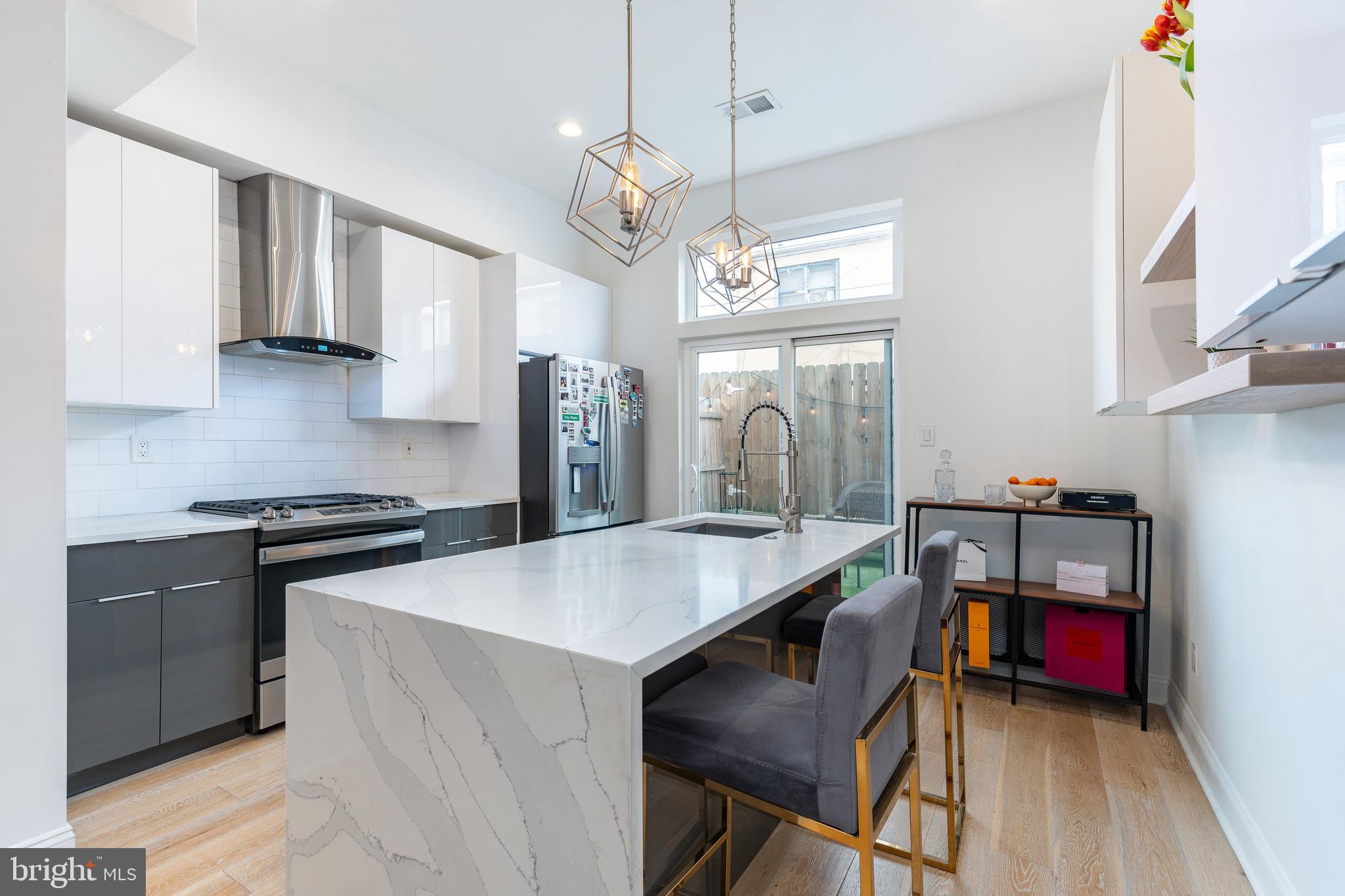 POINT BREEZE - Residential