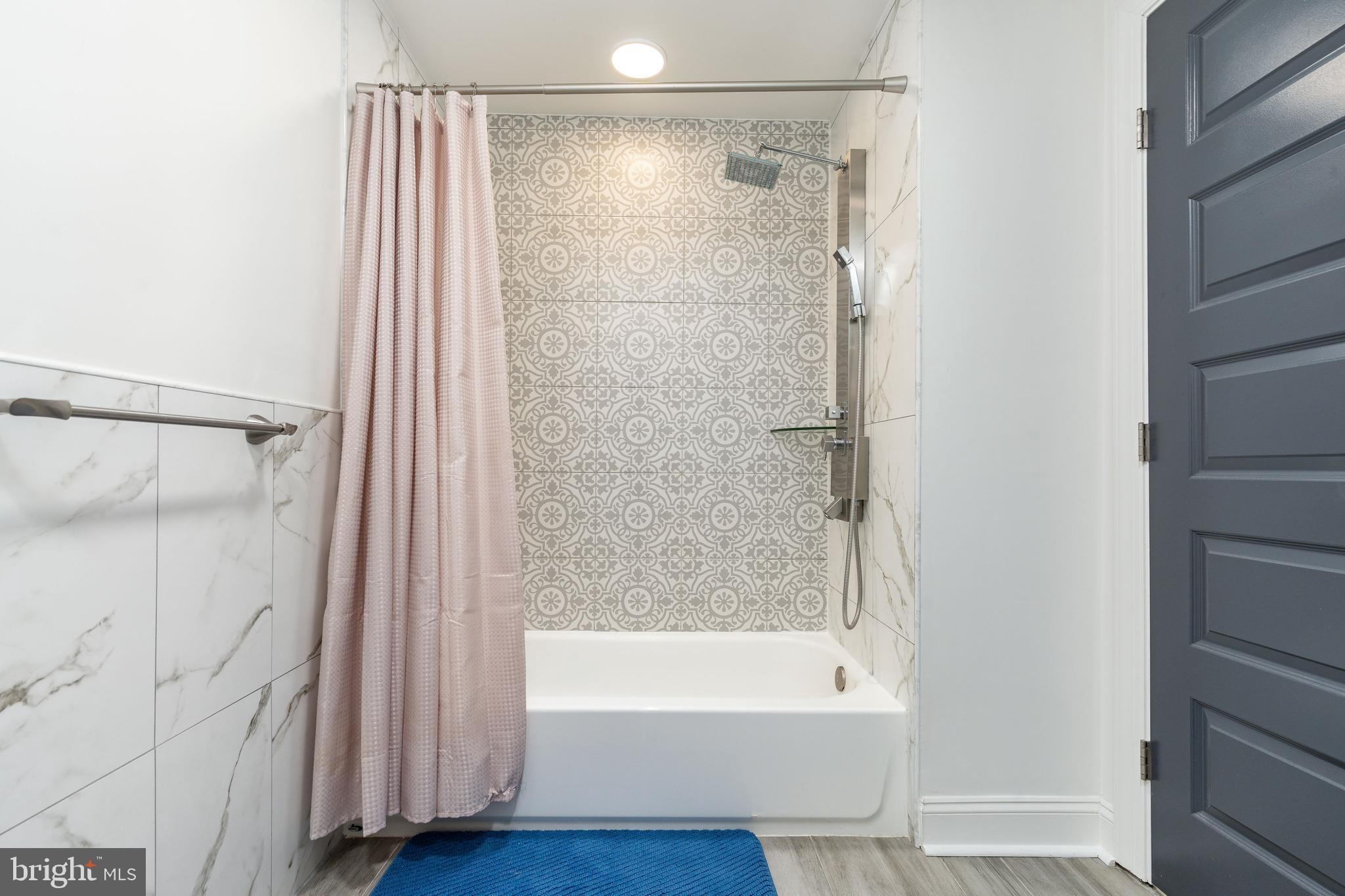 POINT BREEZE - Residential