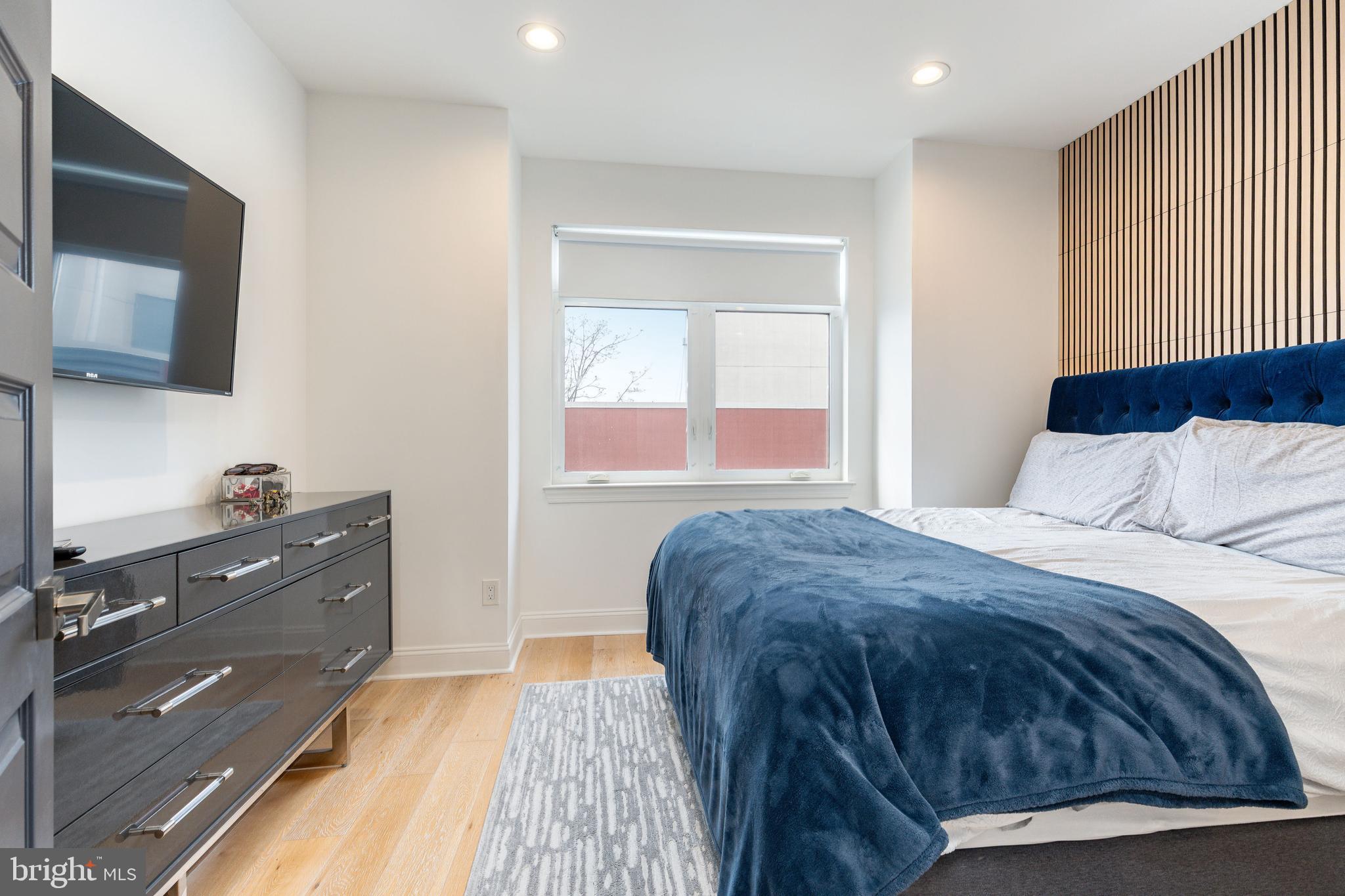 POINT BREEZE - Residential