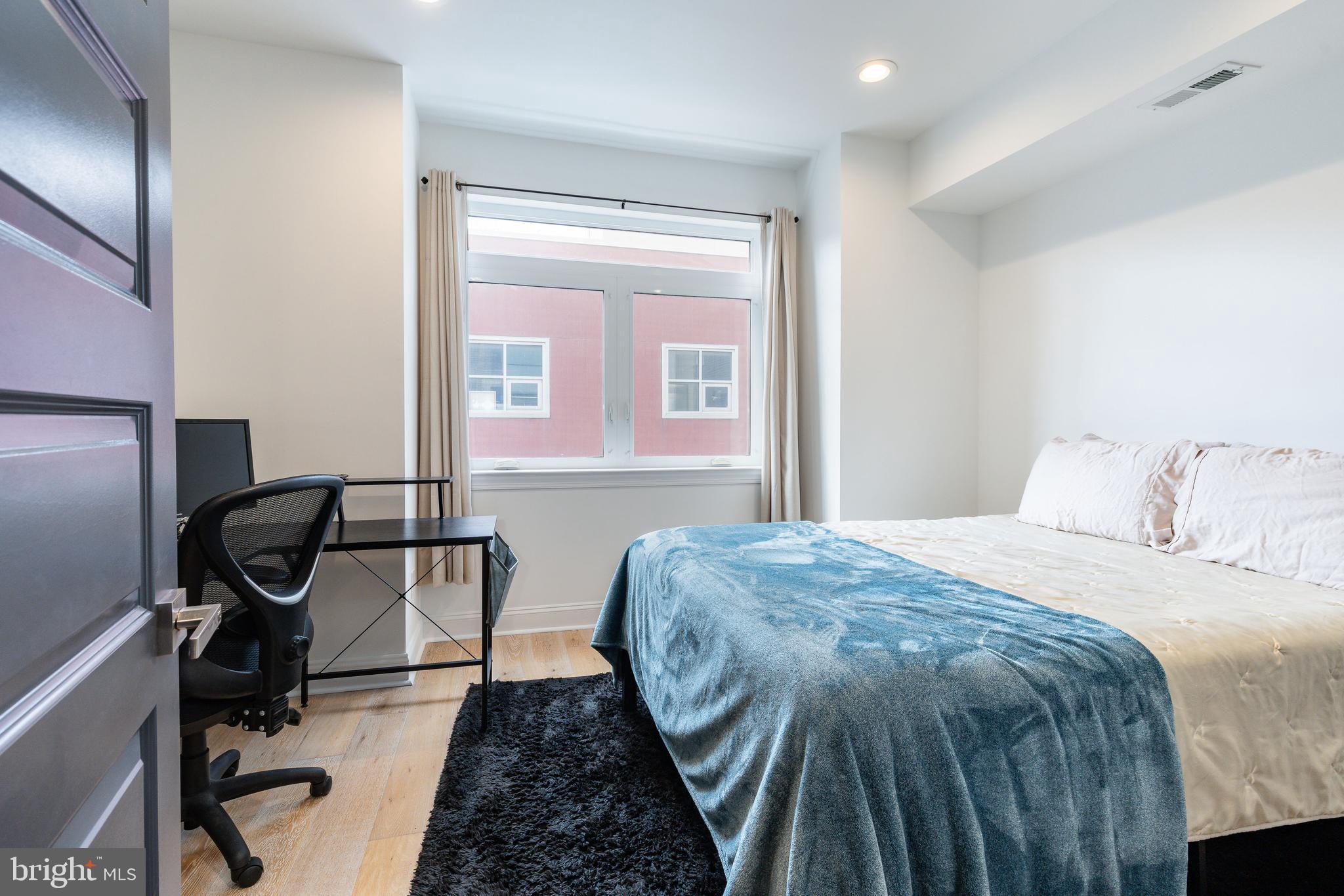 POINT BREEZE - Residential