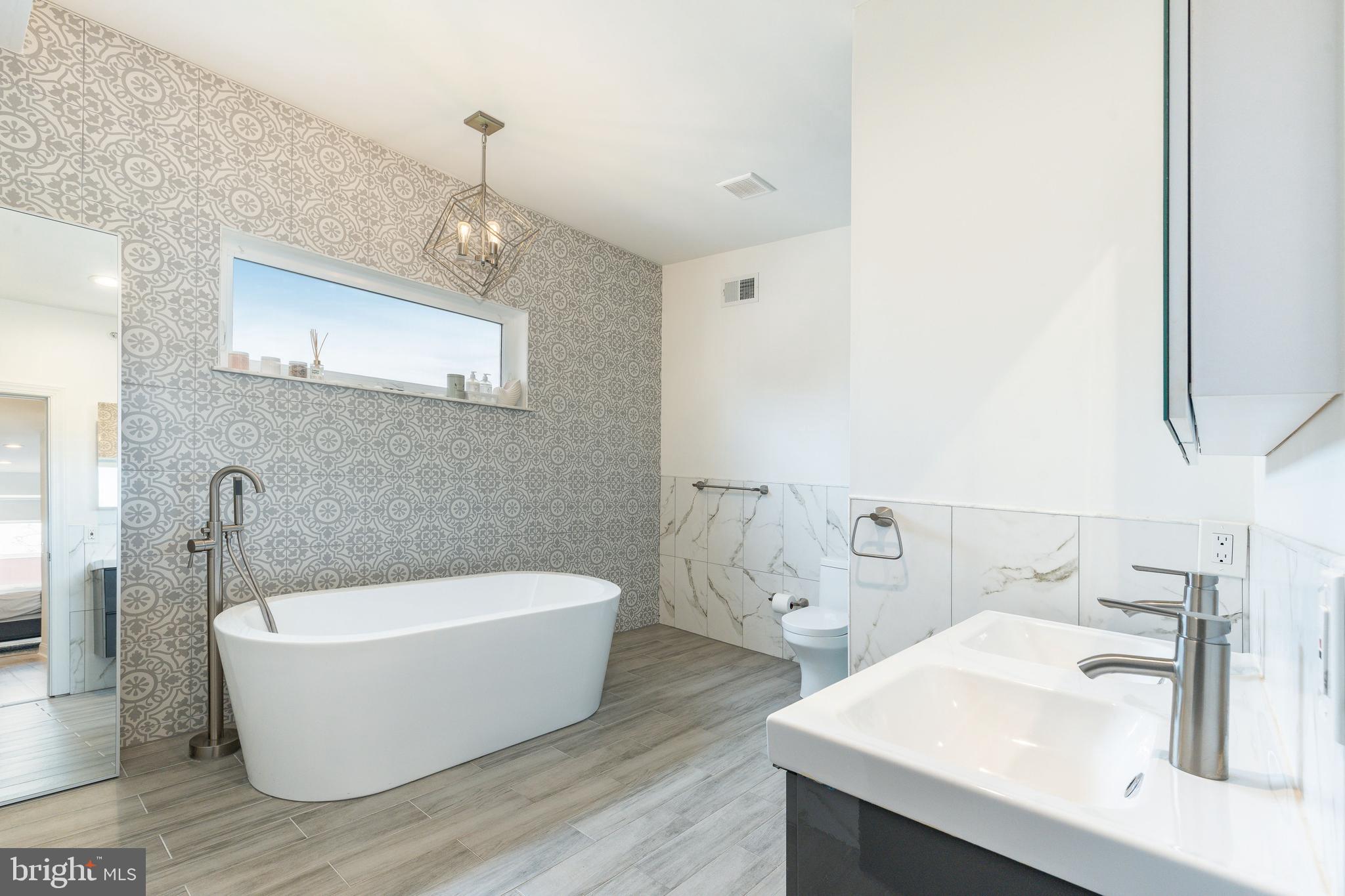 POINT BREEZE - Residential