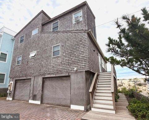 Photo of 121 E Sailboat Lane, LONG BEACH TWP, NJ 08008 (MLS # NJOC2045258)