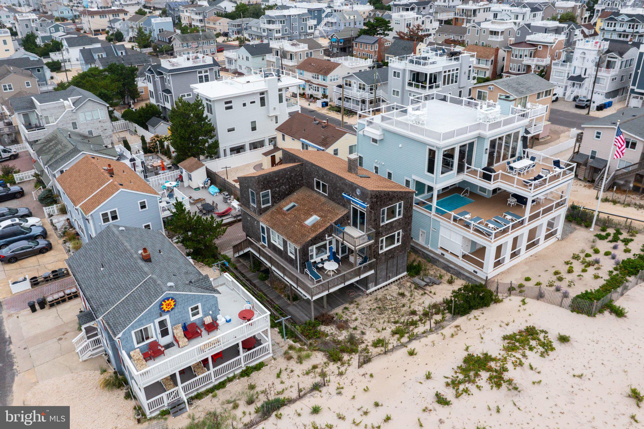 121 E SAILBOAT LANE