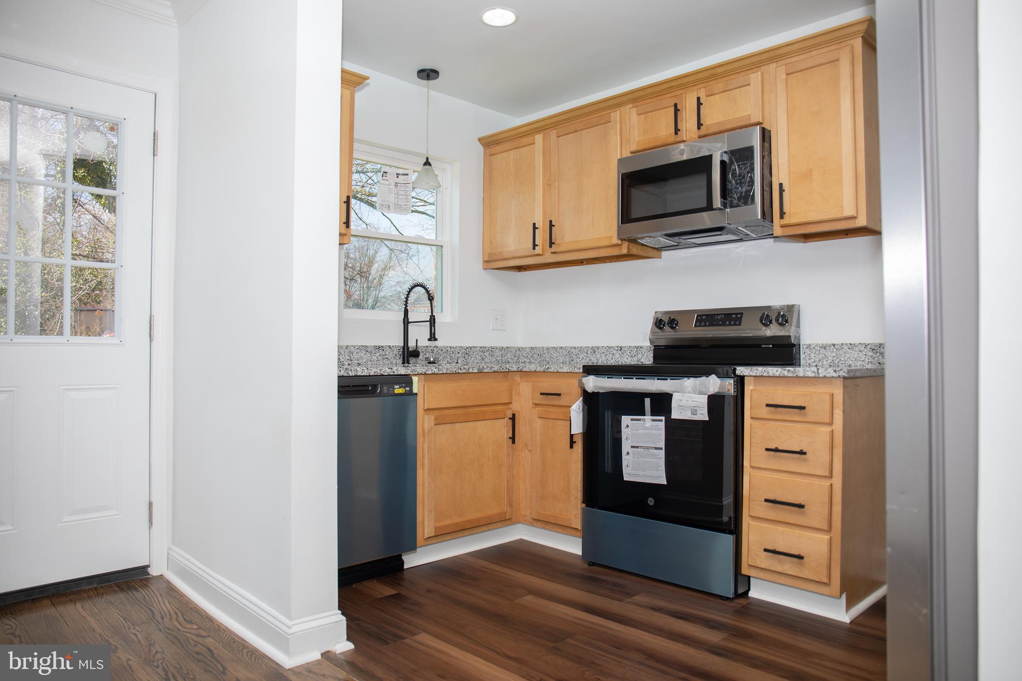 HILLCREST - Residential