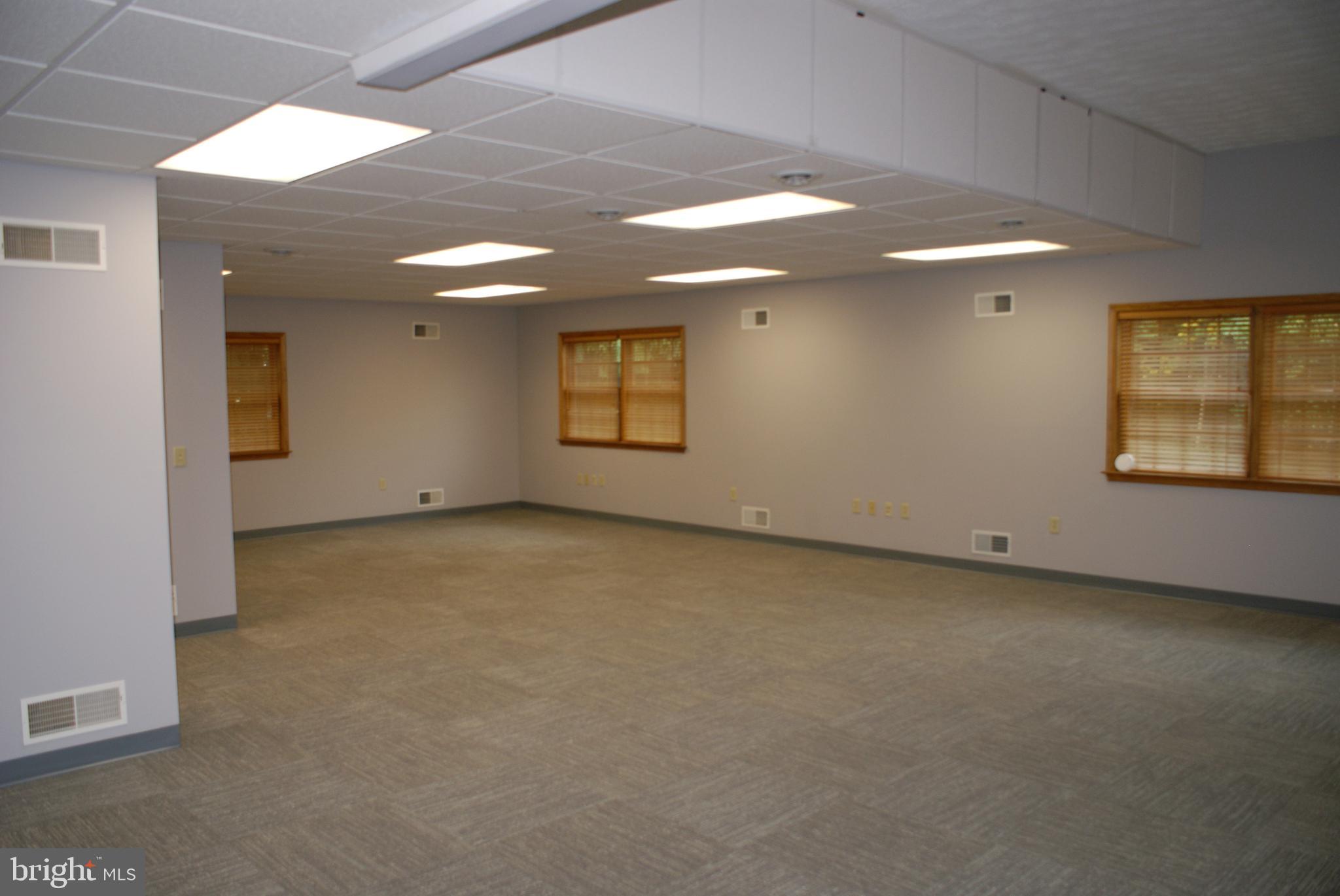 873 LINCOLN WAY W
