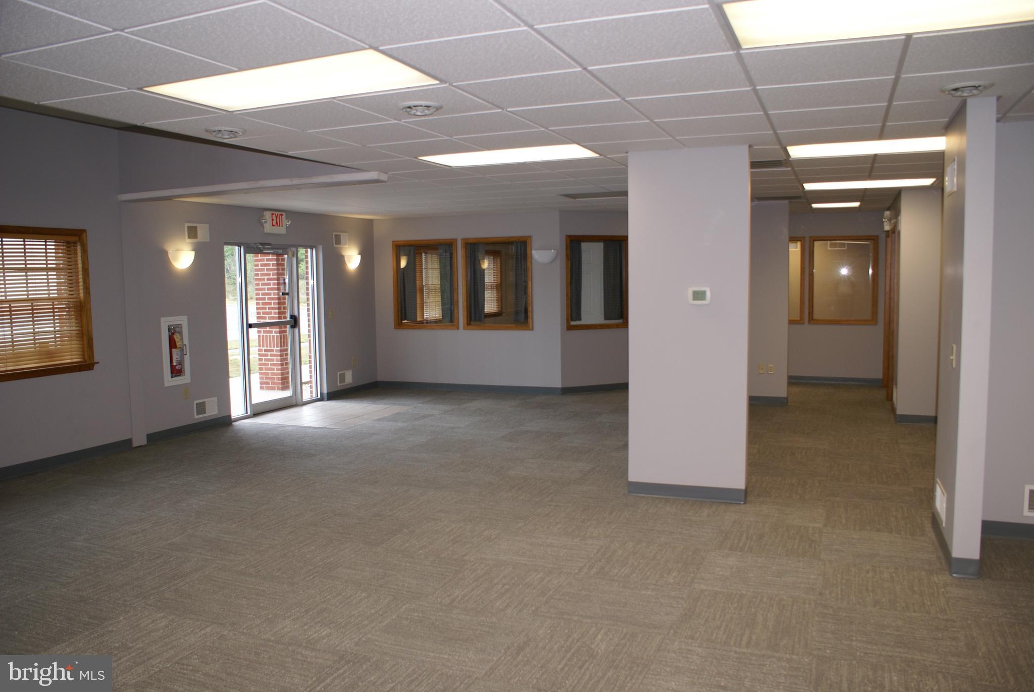 873 LINCOLN WAY W