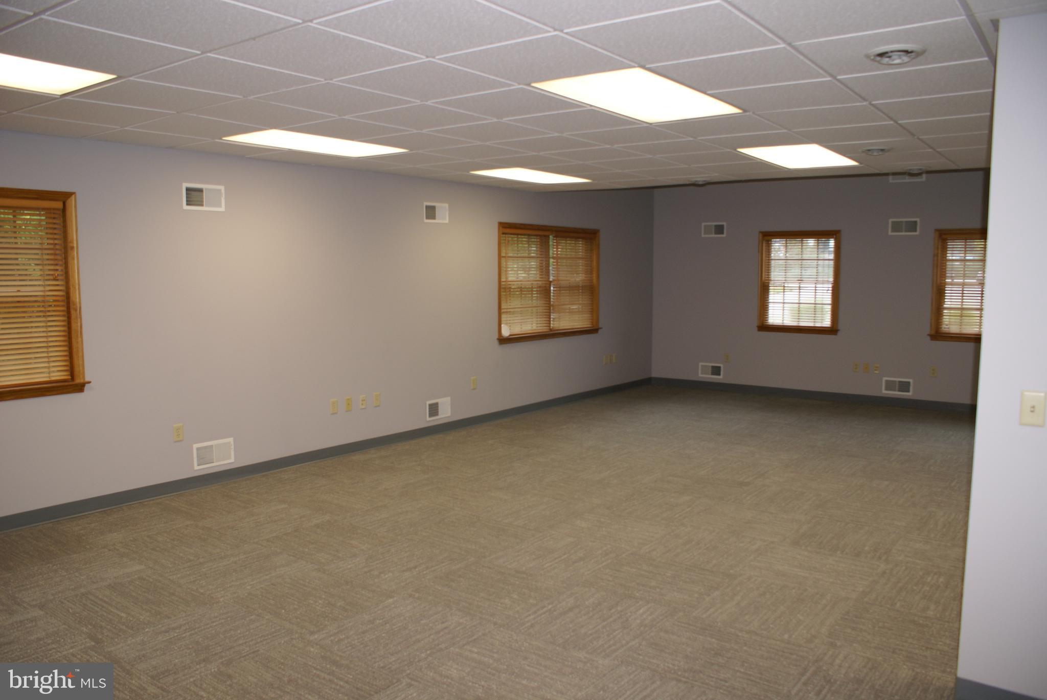 873 LINCOLN WAY W