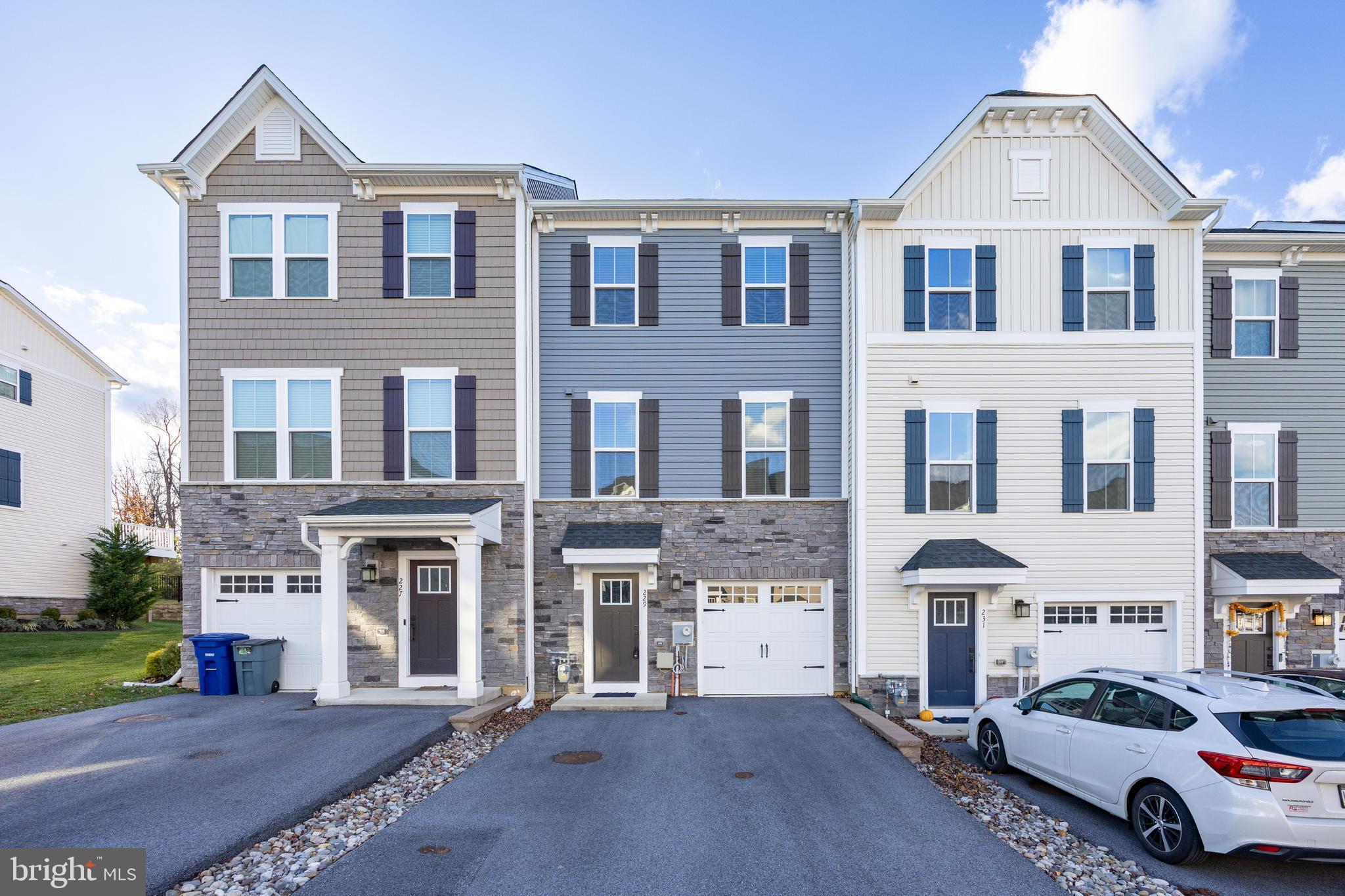 MAPLEVIEW - Residential